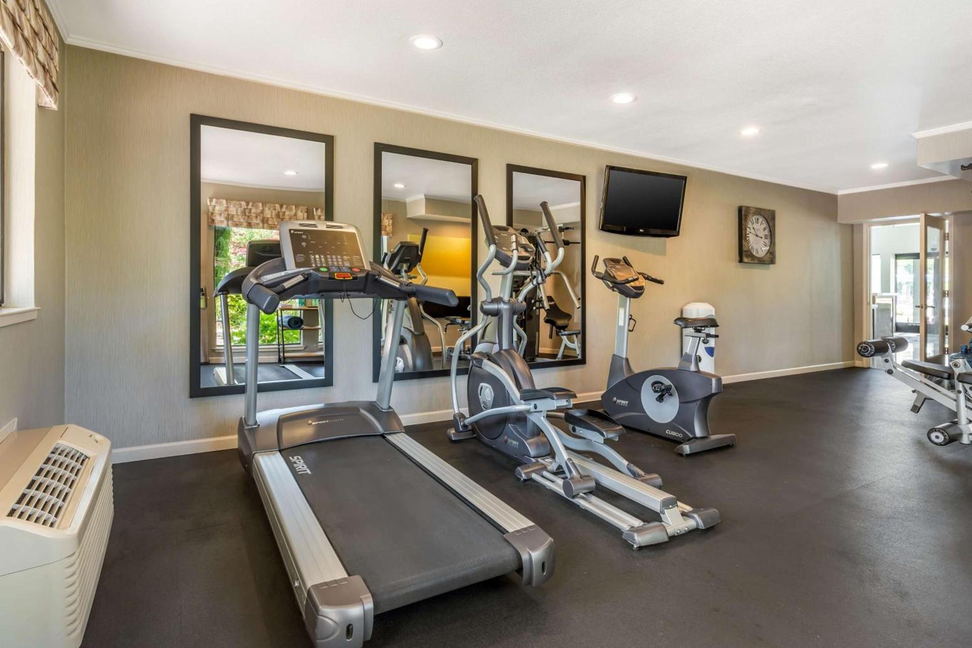 Best Western Plus Inn Scotts Valley photo 22