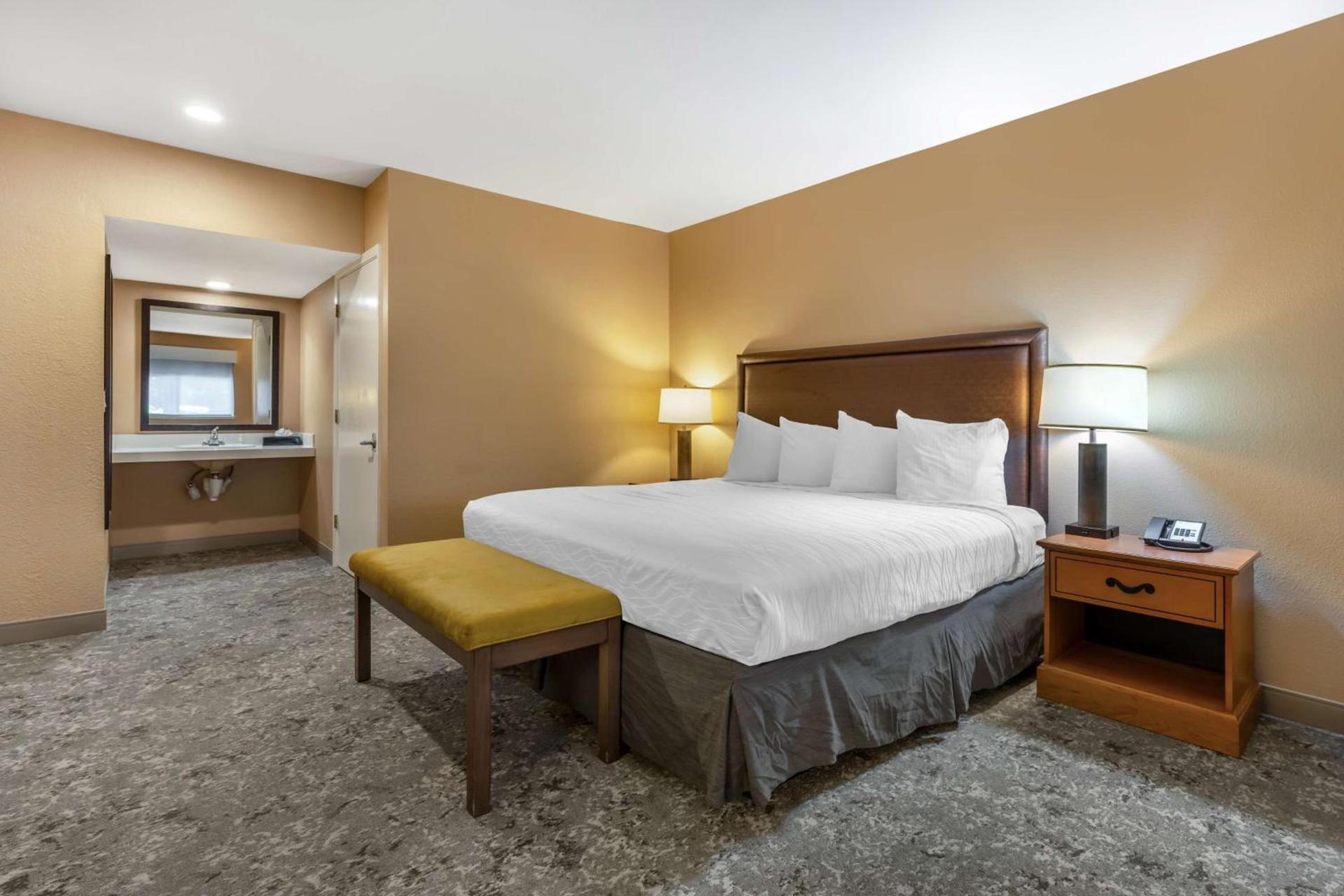 Best Western Plus Inn Scotts Valley photo 37