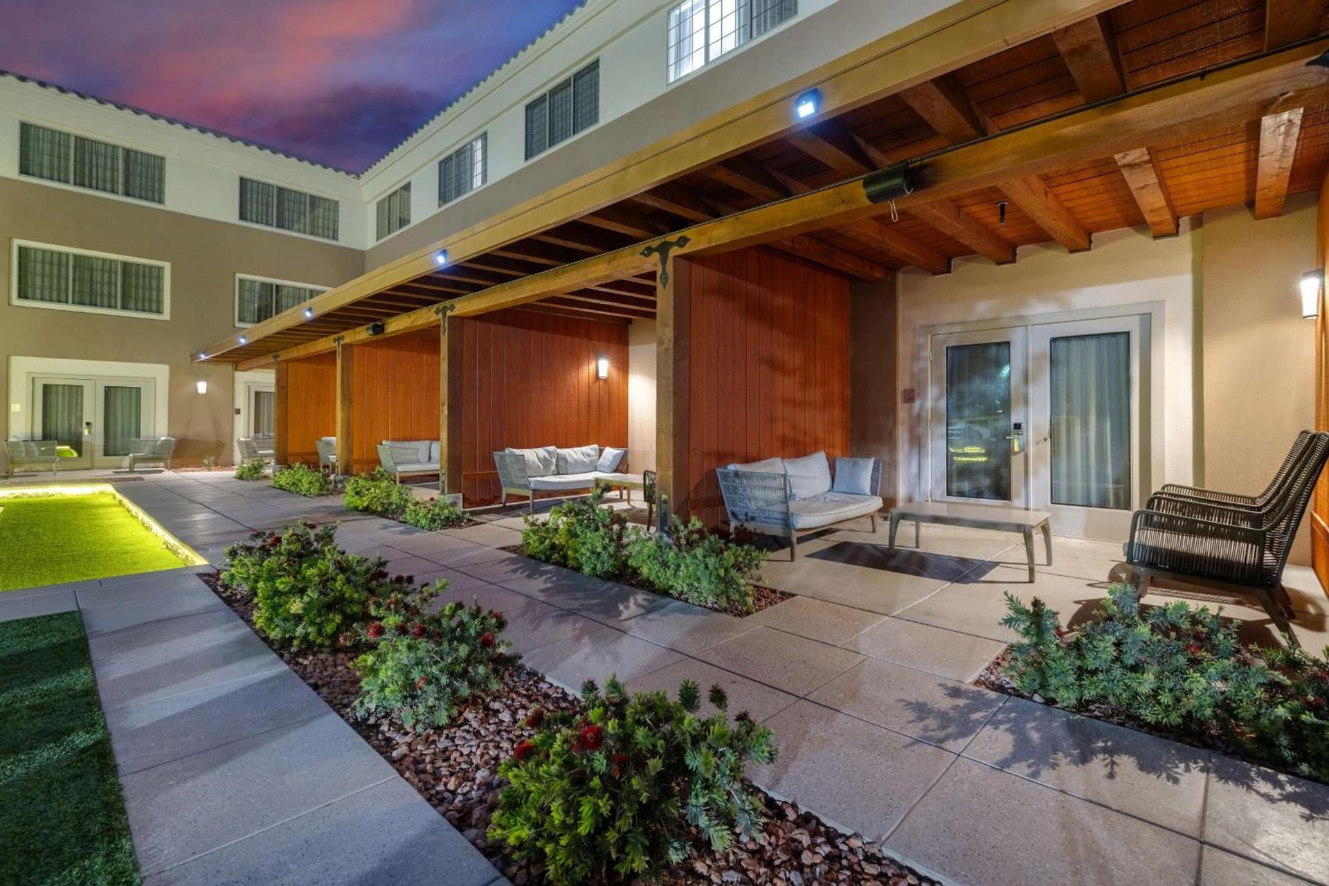 Aiden by Best Western Scottsdale North photo 16