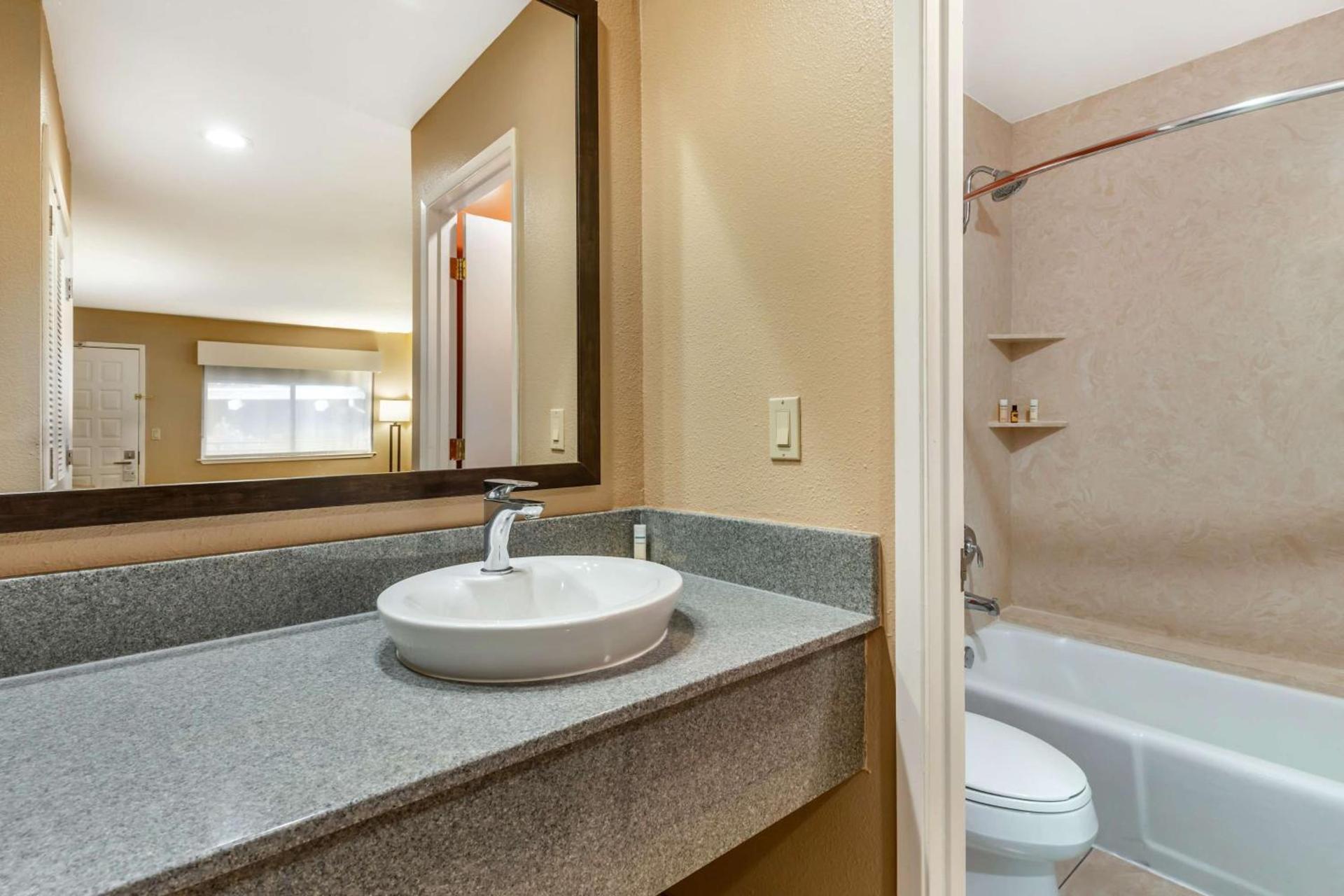 Best Western Plus Inn Scotts Valley photo 42