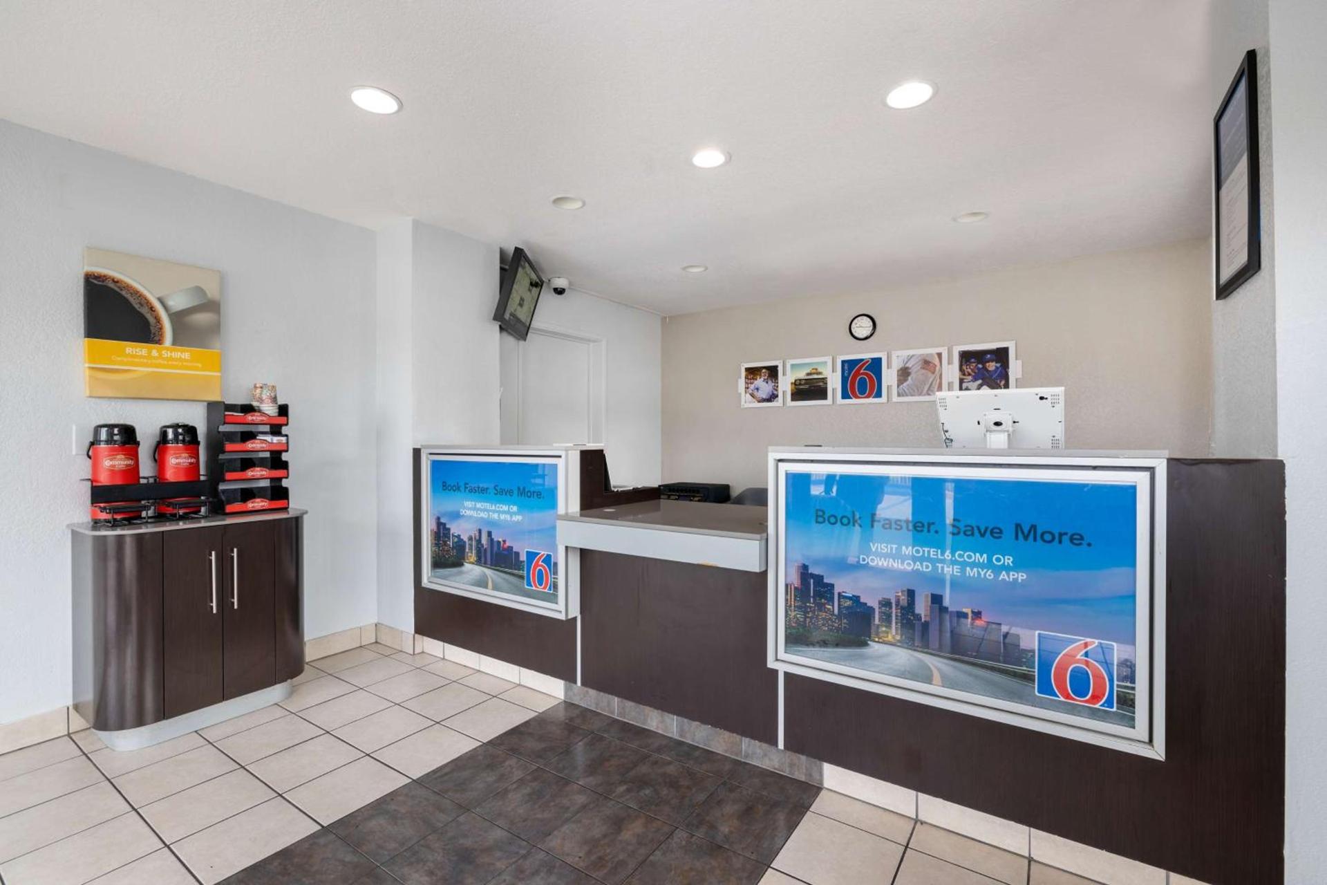 Motel 6-Santa Ana, CA photo 2