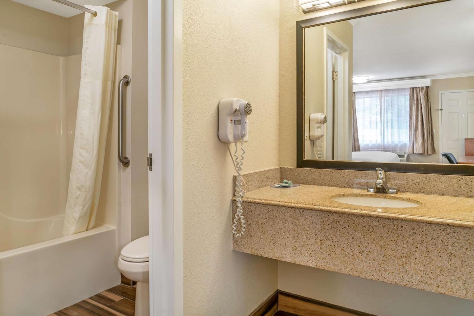 Best Western of Hartland photo 15