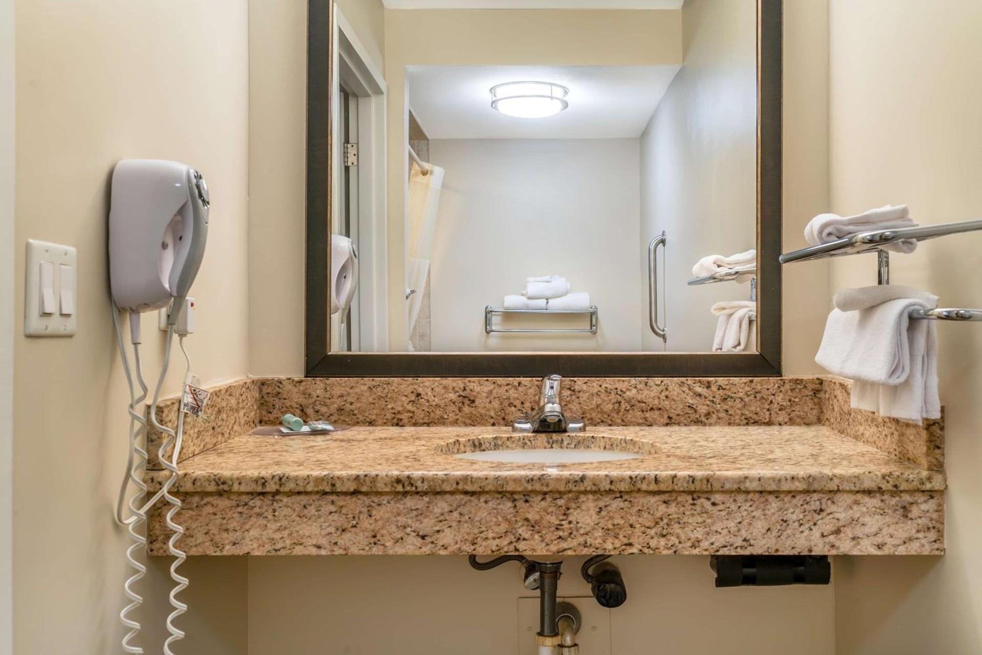 Best Western of Hartland photo 20