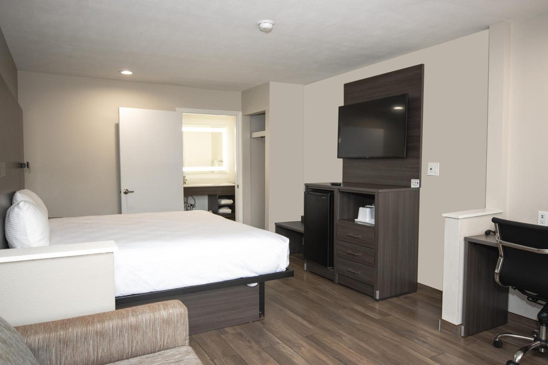 Americas Best Value Inn Harlingen photo 26