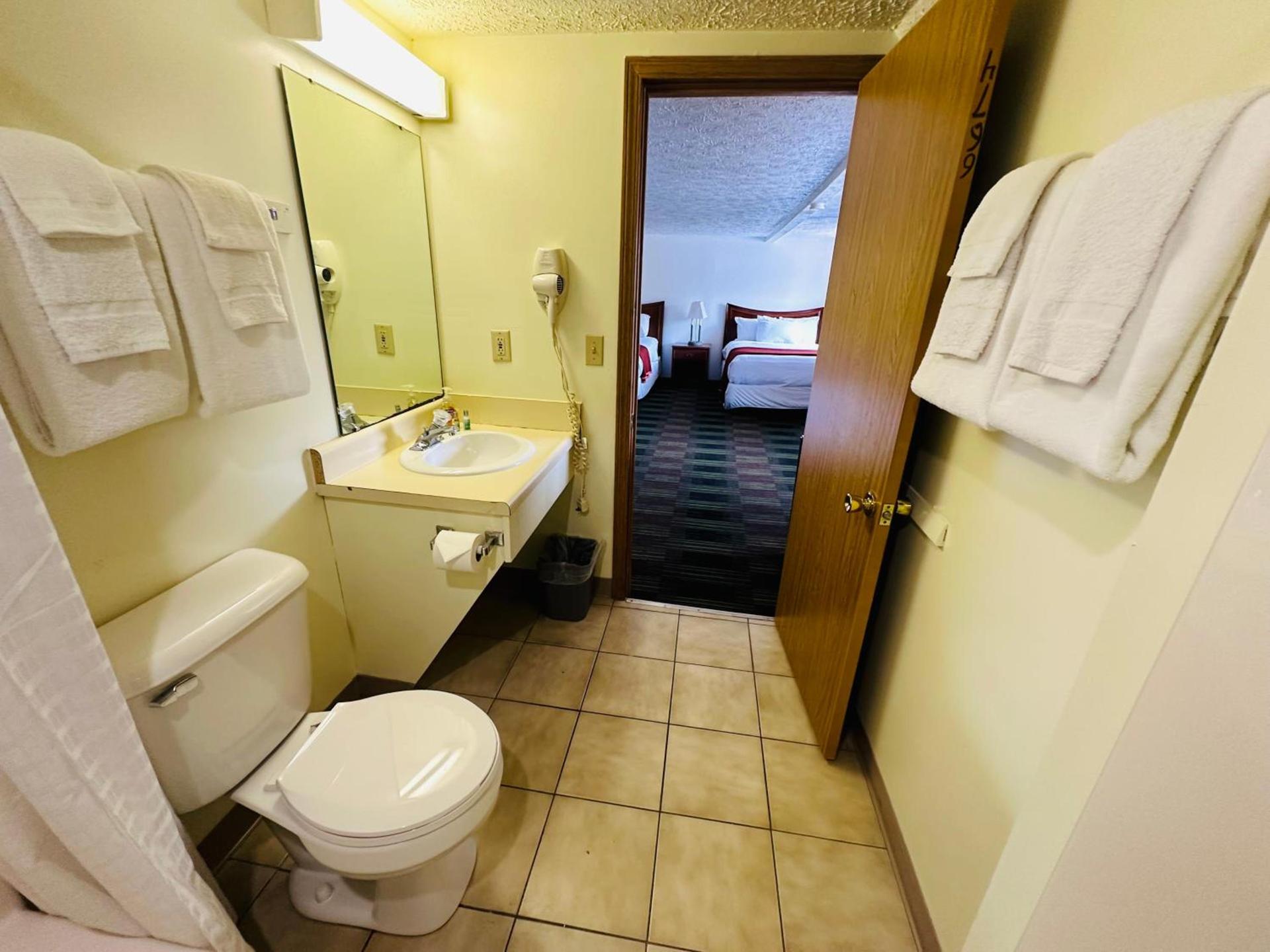 Quality Lodge - Cedar Point Area photo 3