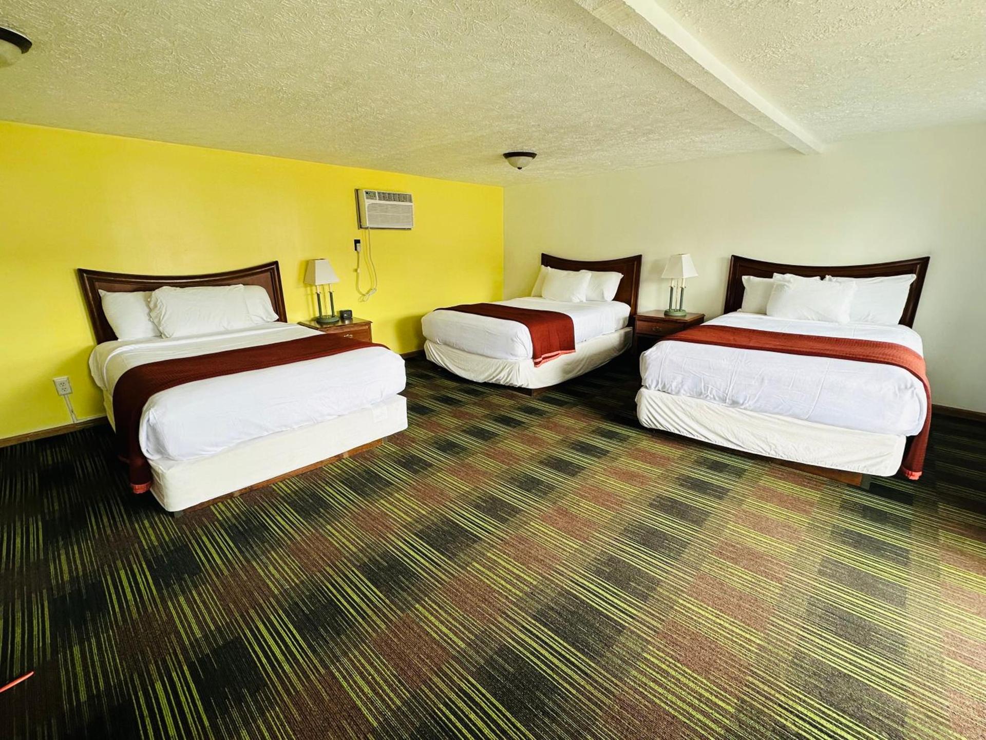 Quality Lodge - Cedar Point Area photo 24