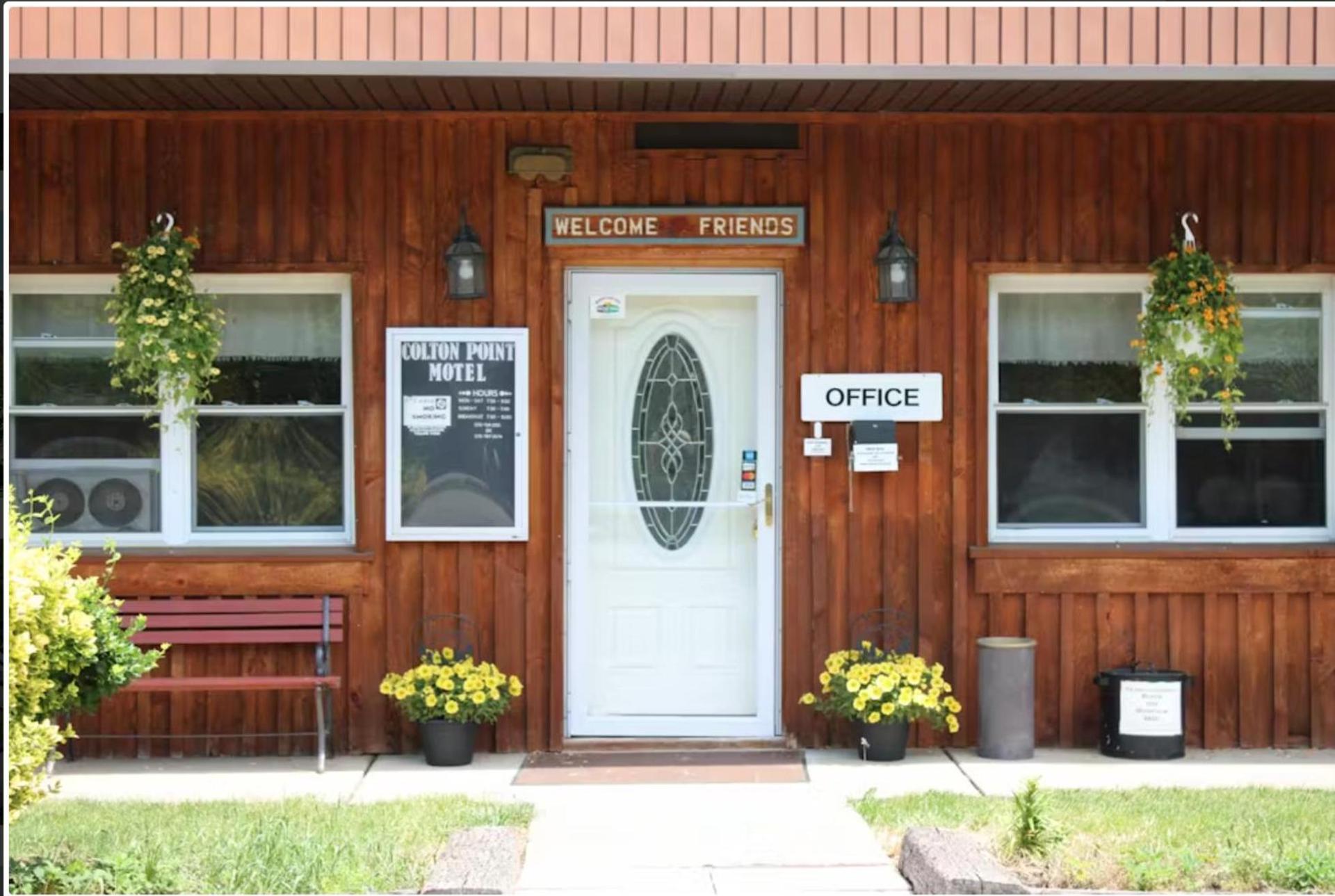 Colton Point Motel photo 2