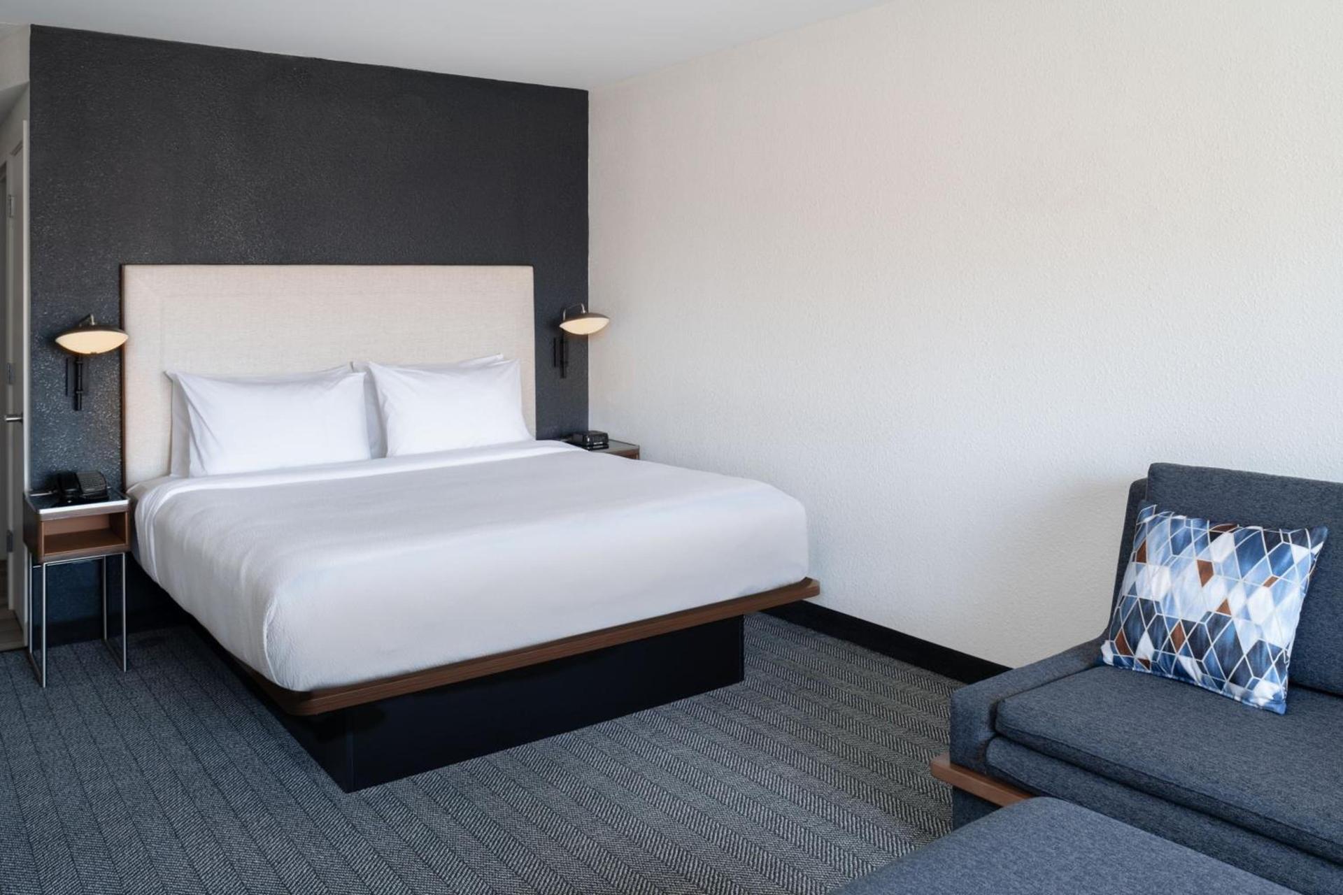 Courtyard by Marriott Providence Lincoln photo 12
