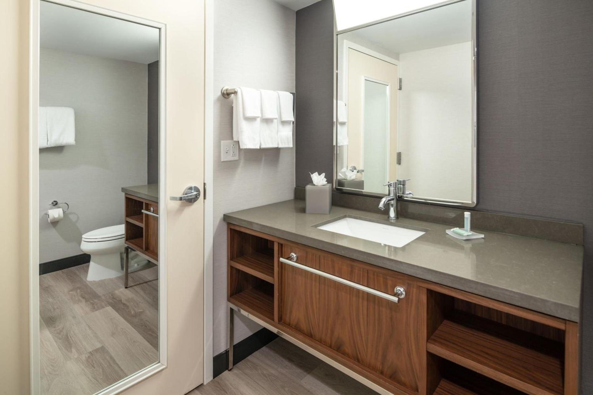 Courtyard by Marriott Providence Lincoln photo 22