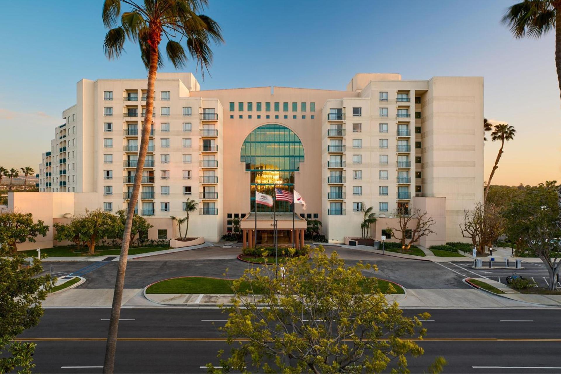 Newport Beach Marriott Bayview photo 2