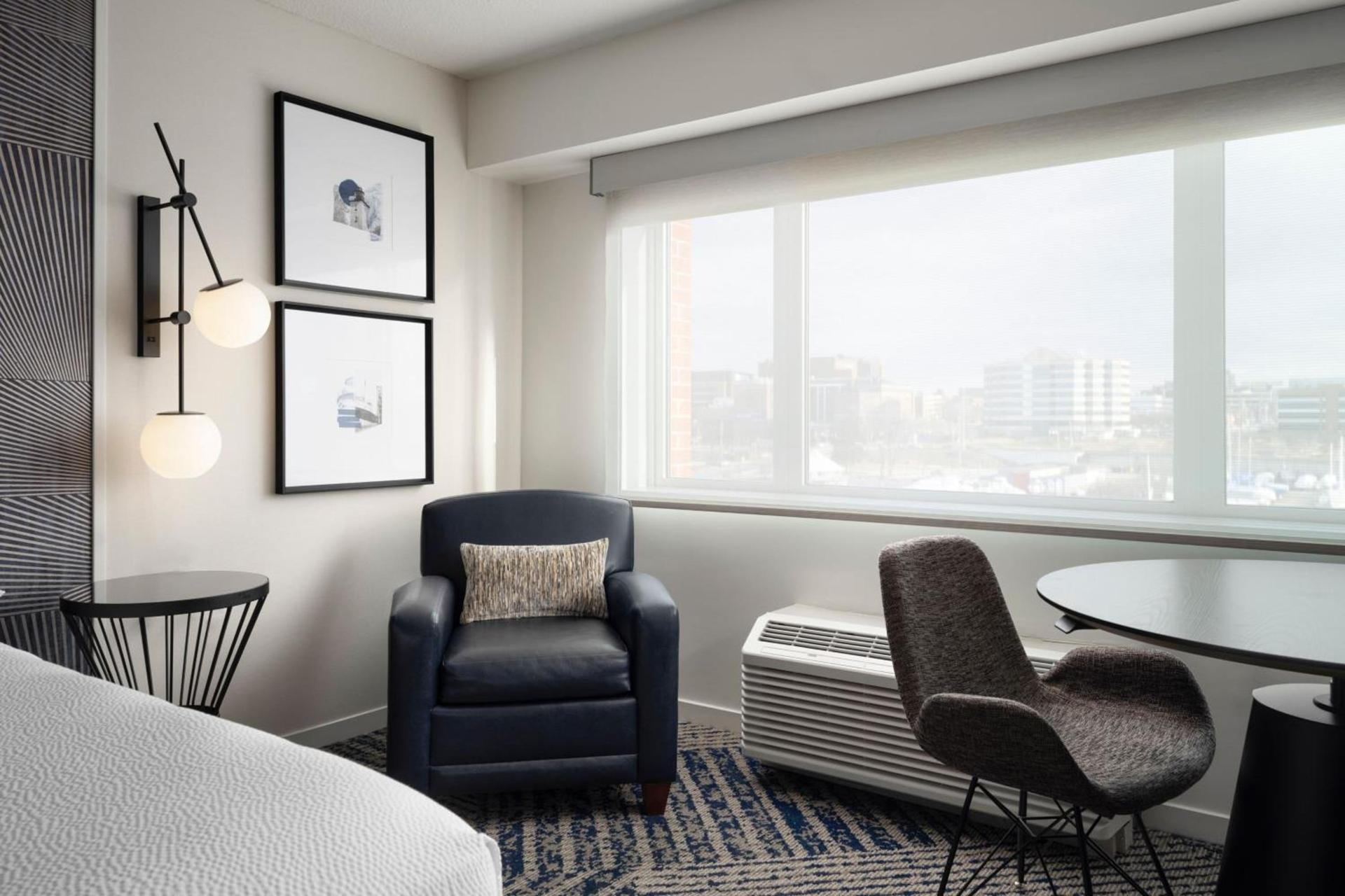 Sheraton Erie Bayfront Hotel photo 15
