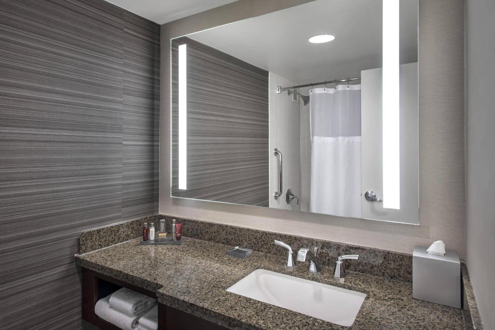 Newark Liberty International Airport Marriott photo 16