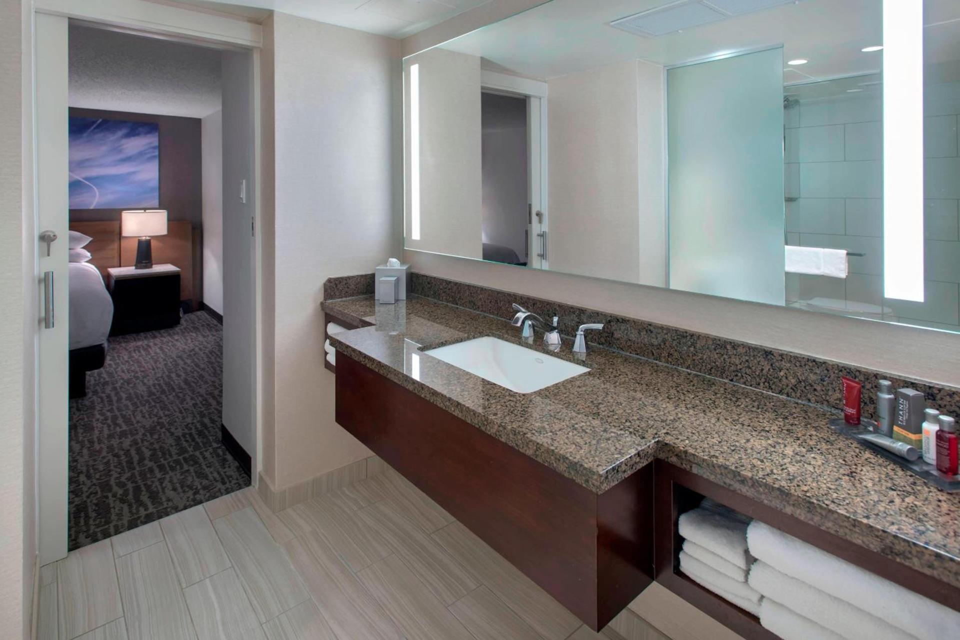 Newark Liberty International Airport Marriott photo 24