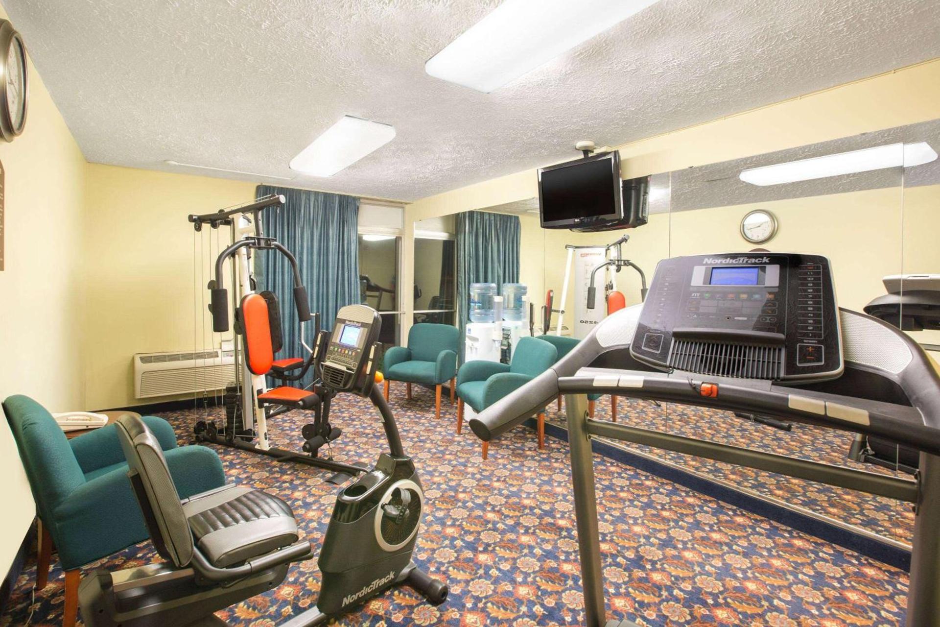 Days Inn by Wyndham Grand Island I-80 photo 5