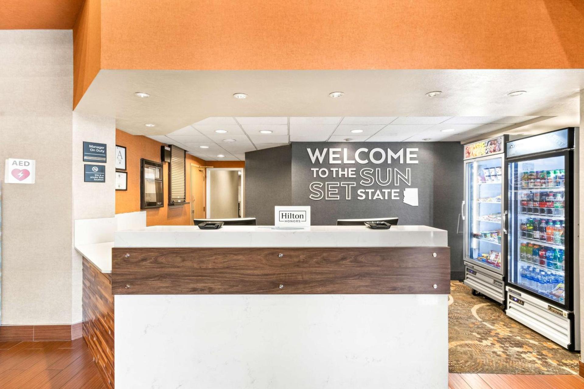 Hampton Inn & Suites Phoenix-Goodyear photo 10