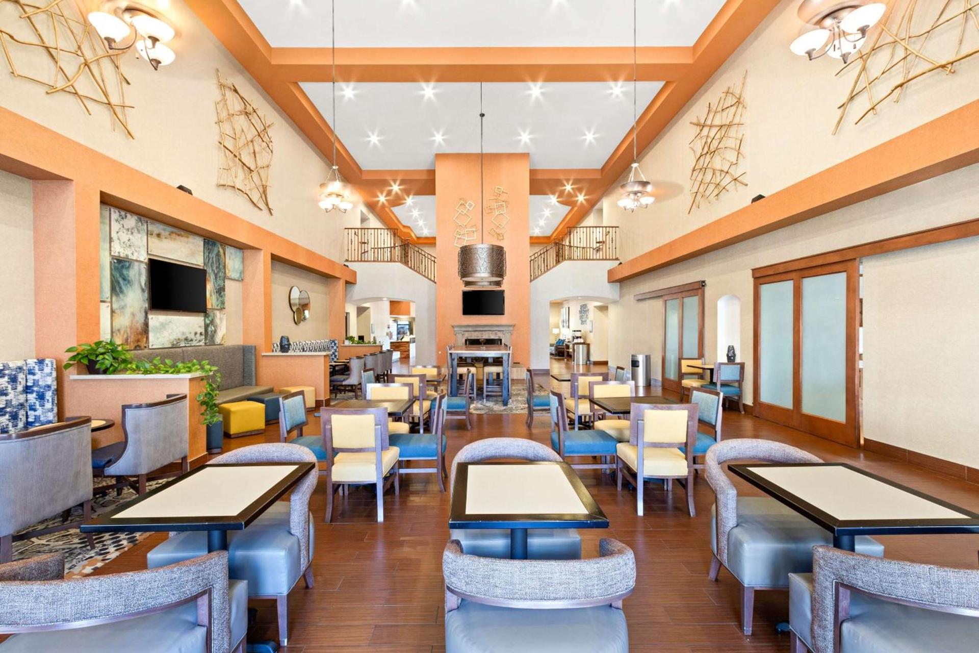 Hampton Inn & Suites Phoenix-Goodyear photo 15
