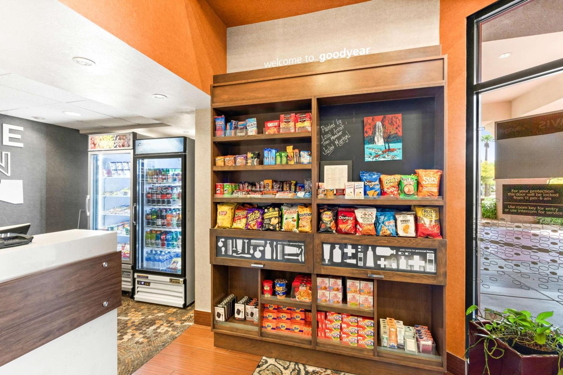 Hampton Inn & Suites Phoenix-Goodyear photo 16