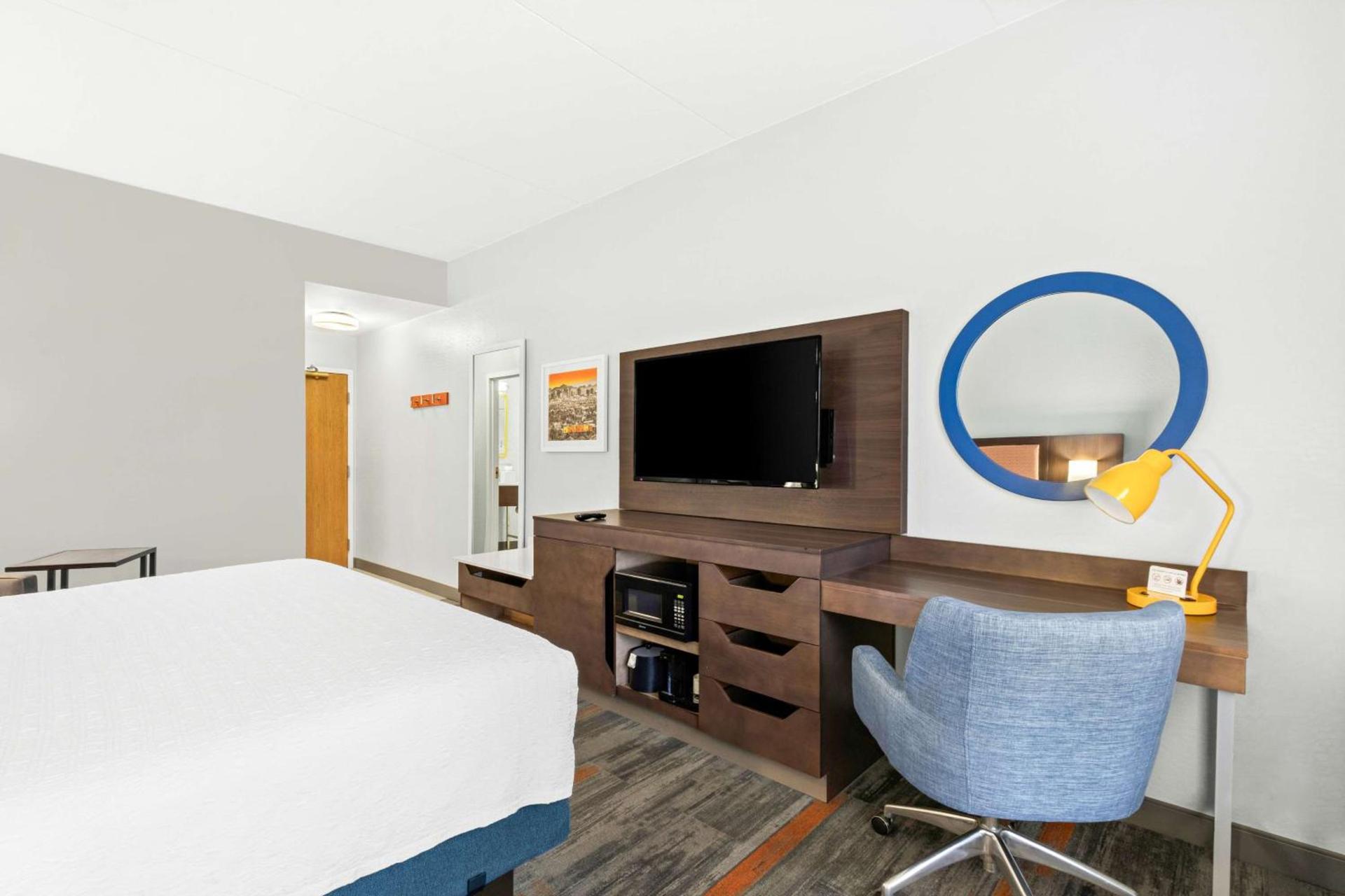 Hampton Inn & Suites Phoenix-Goodyear photo 23