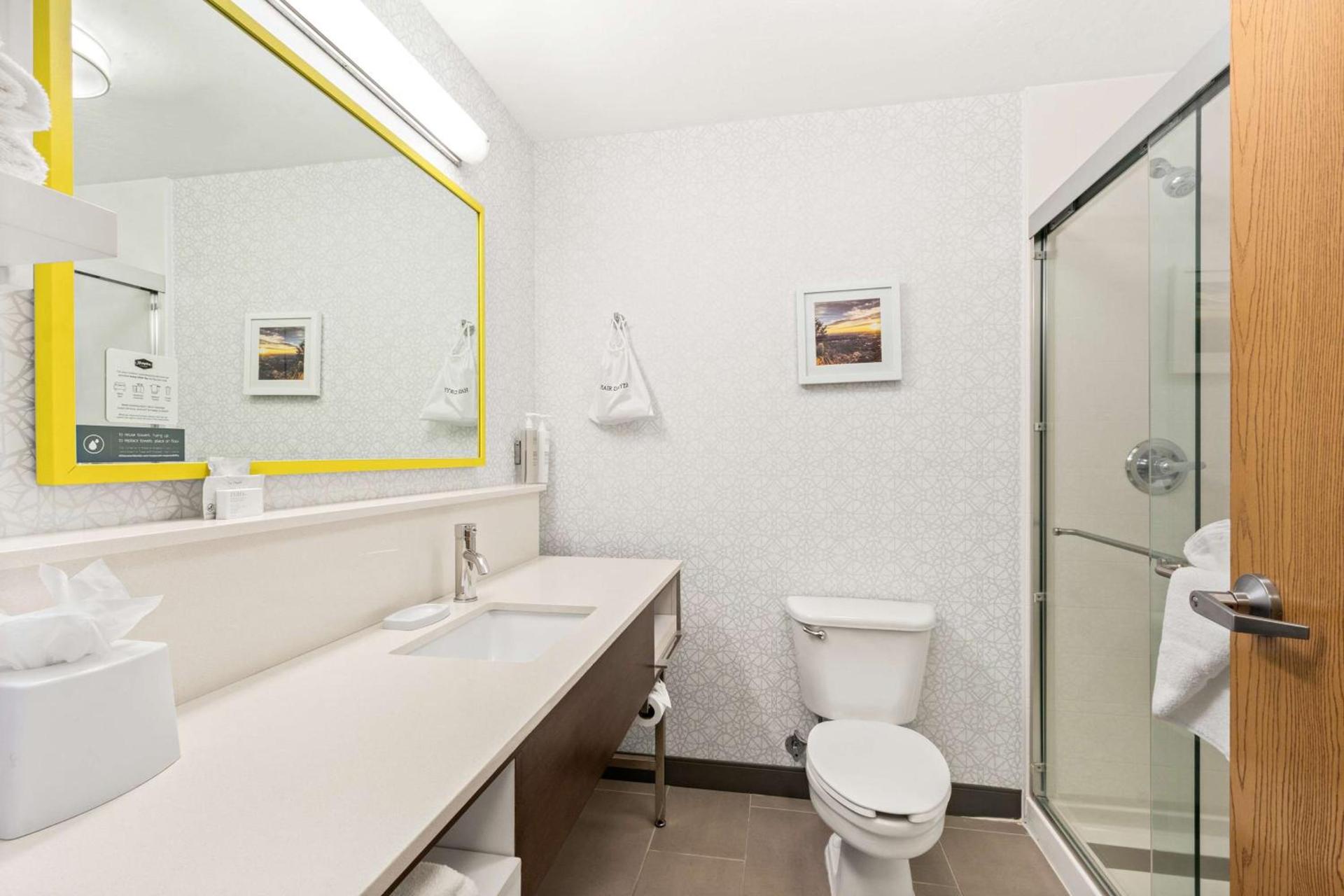 Hampton Inn & Suites Phoenix-Goodyear photo 24