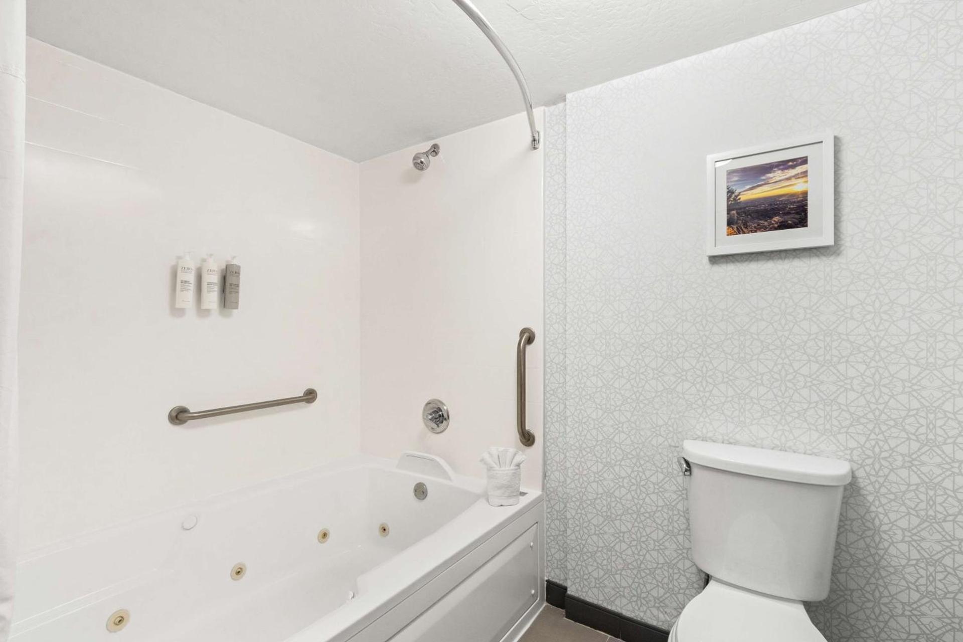 Hampton Inn & Suites Phoenix-Goodyear photo 28