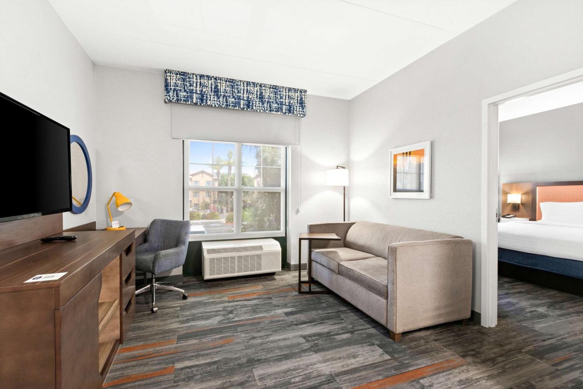 Hampton Inn & Suites Phoenix-Goodyear photo 33