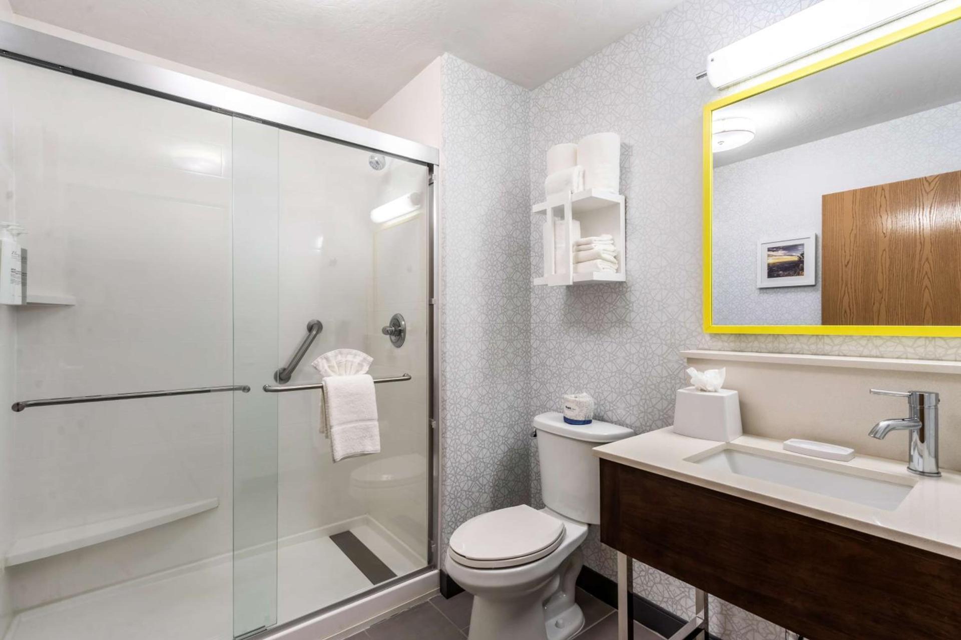 Hampton Inn & Suites Phoenix-Goodyear photo 34