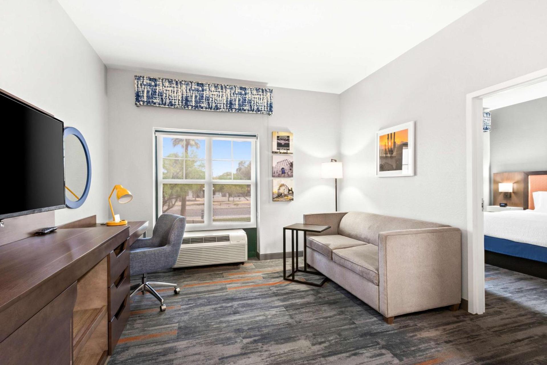 Hampton Inn & Suites Phoenix-Goodyear photo 36