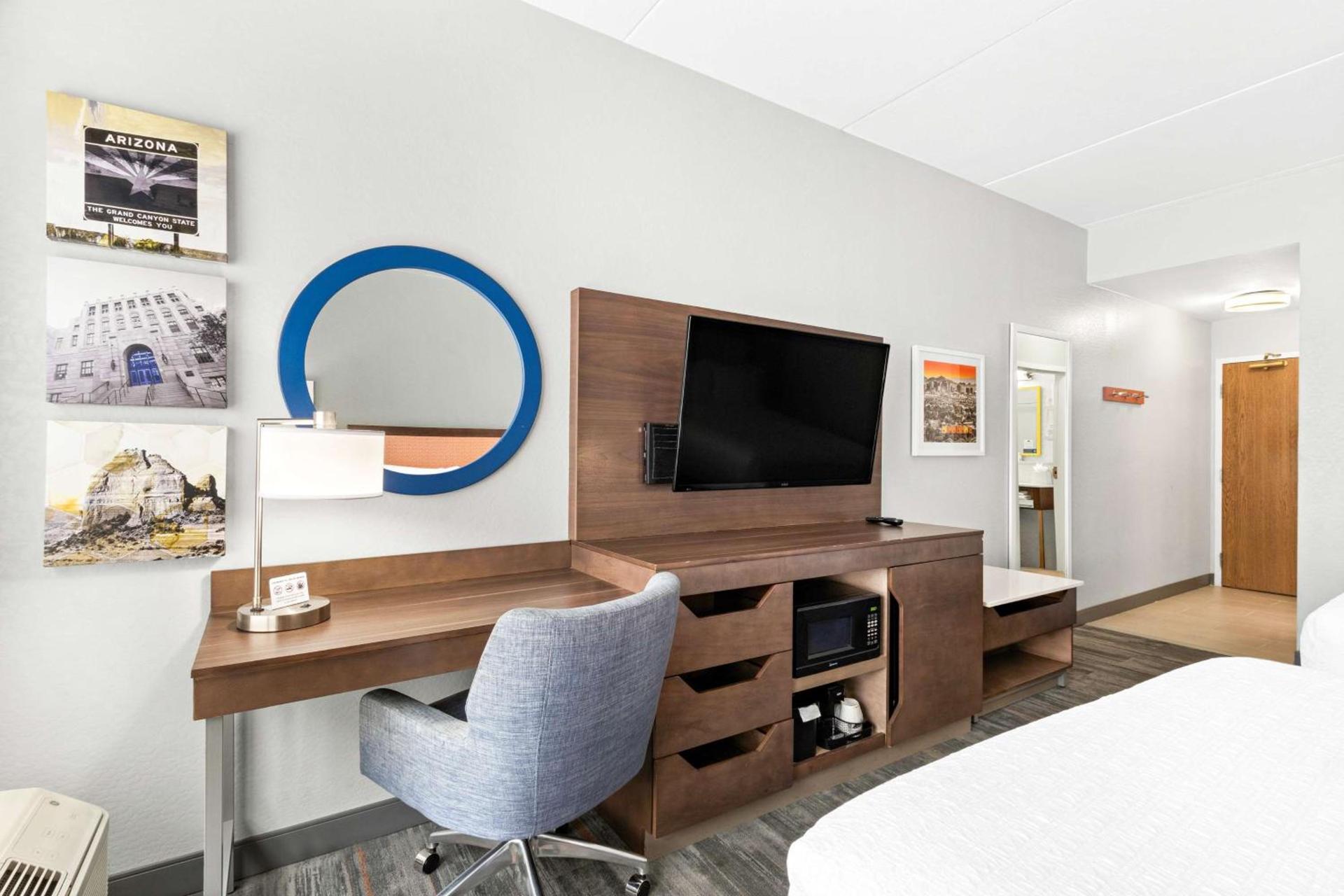 Hampton Inn & Suites Phoenix-Goodyear photo 35