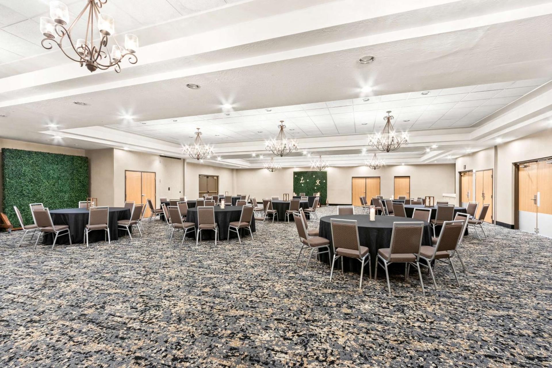 Hampton Inn & Suites Phoenix-Goodyear photo 39