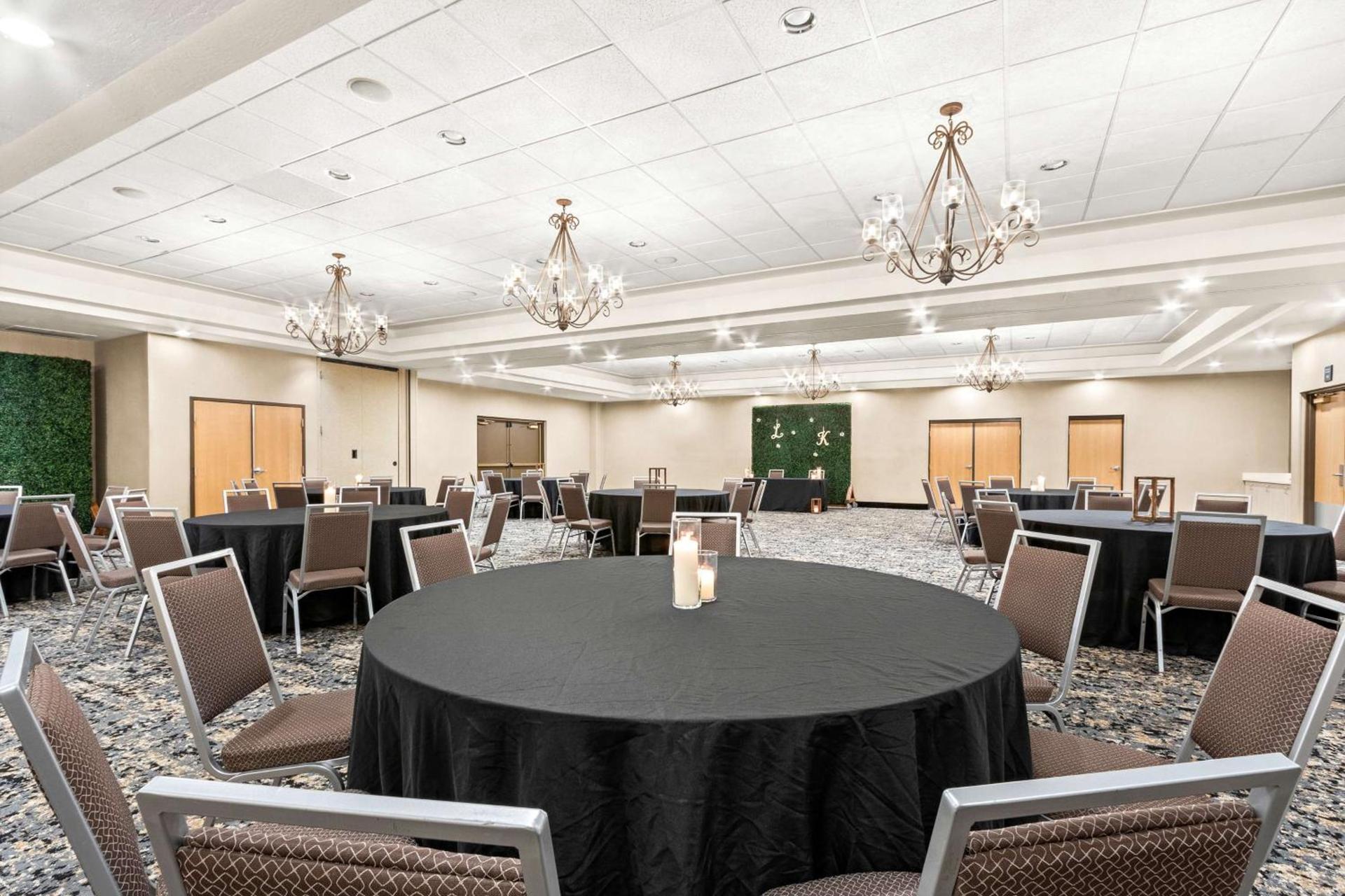 Hampton Inn & Suites Phoenix-Goodyear photo 44