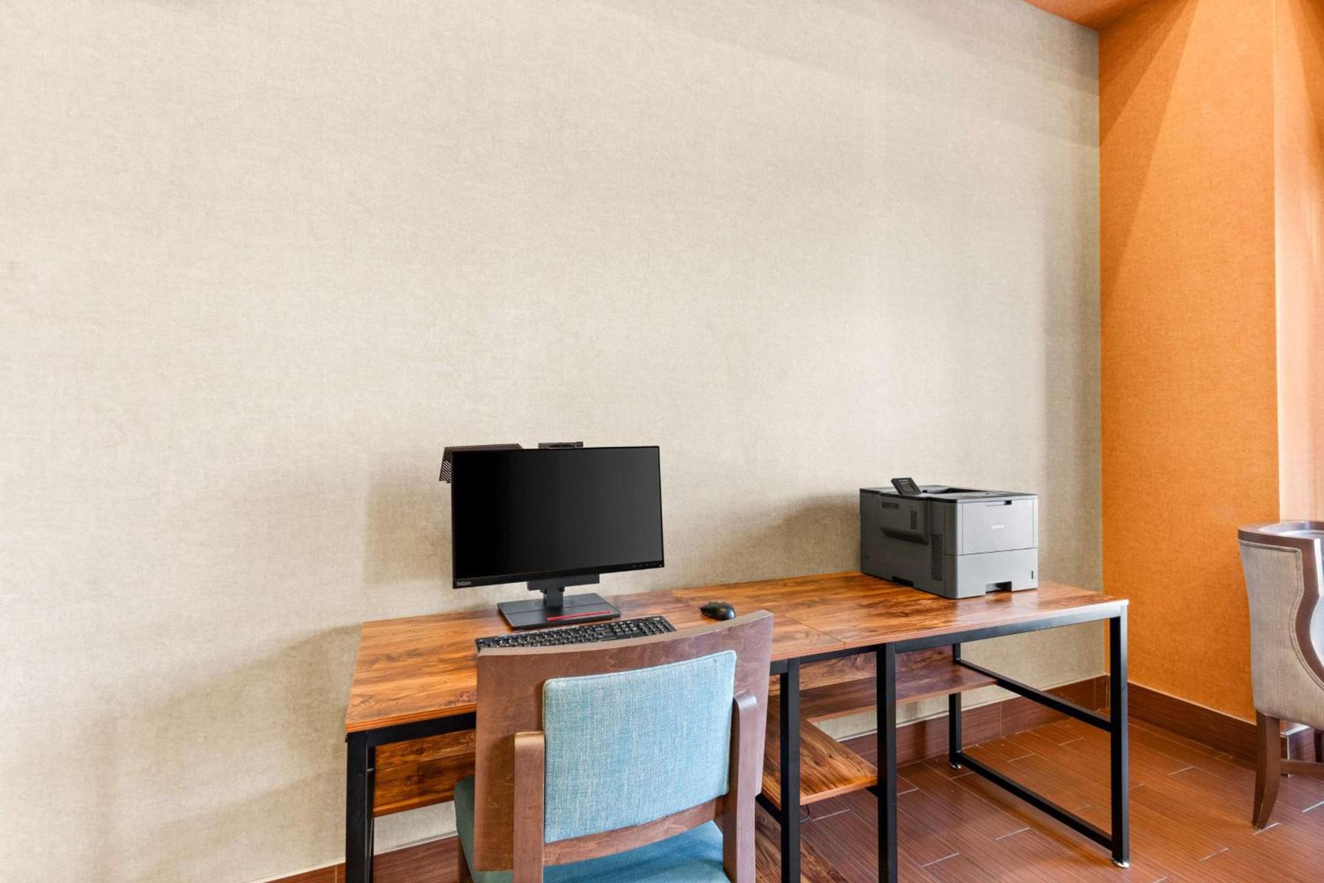 Hampton Inn & Suites Phoenix-Goodyear photo 48
