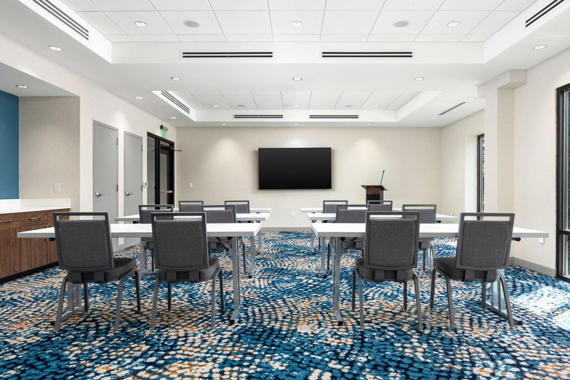 Hampton Inn Knoxville-West At Cedar Bluff photo 21