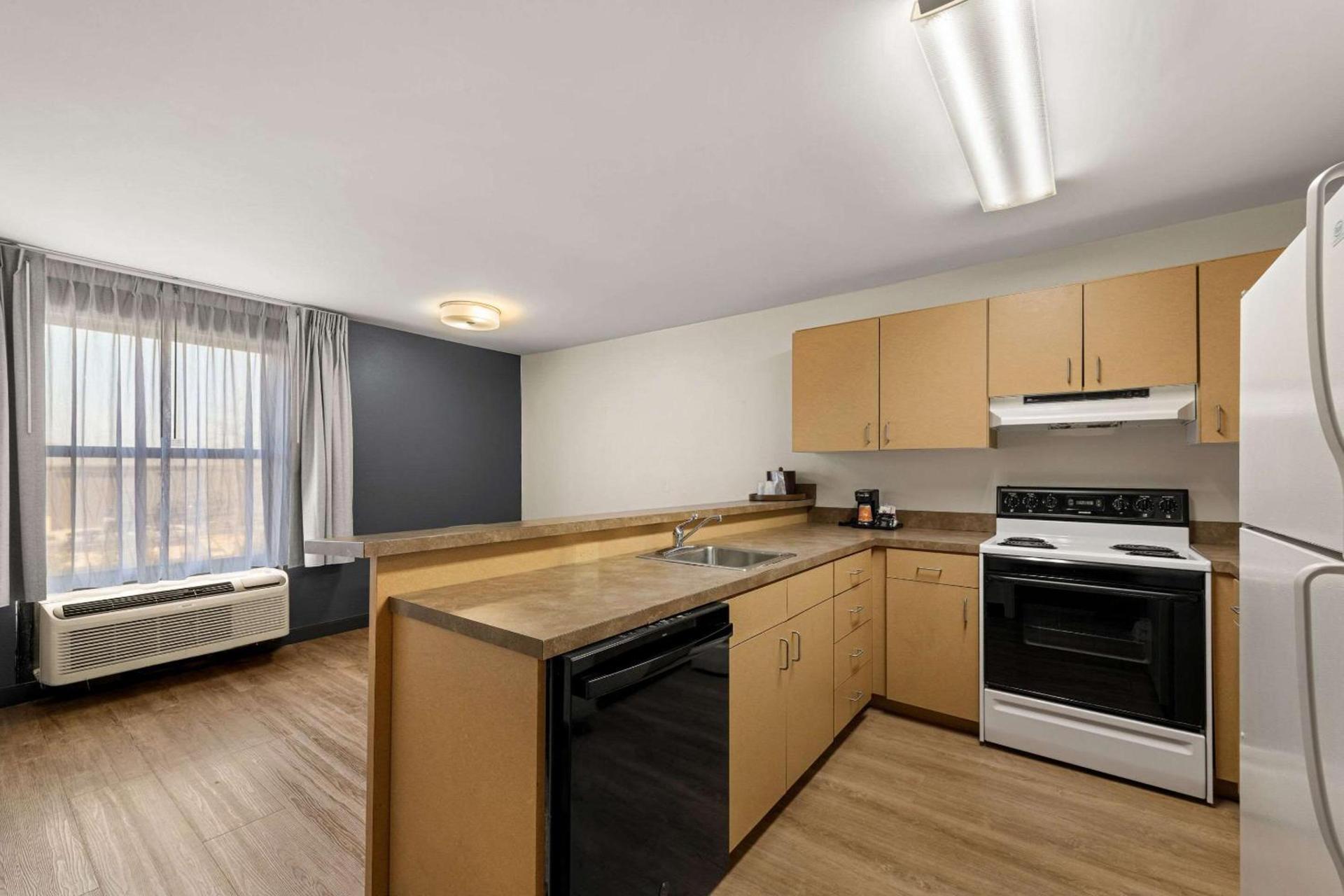 Quality Inn & Suites Matthews - Charlotte photo 17