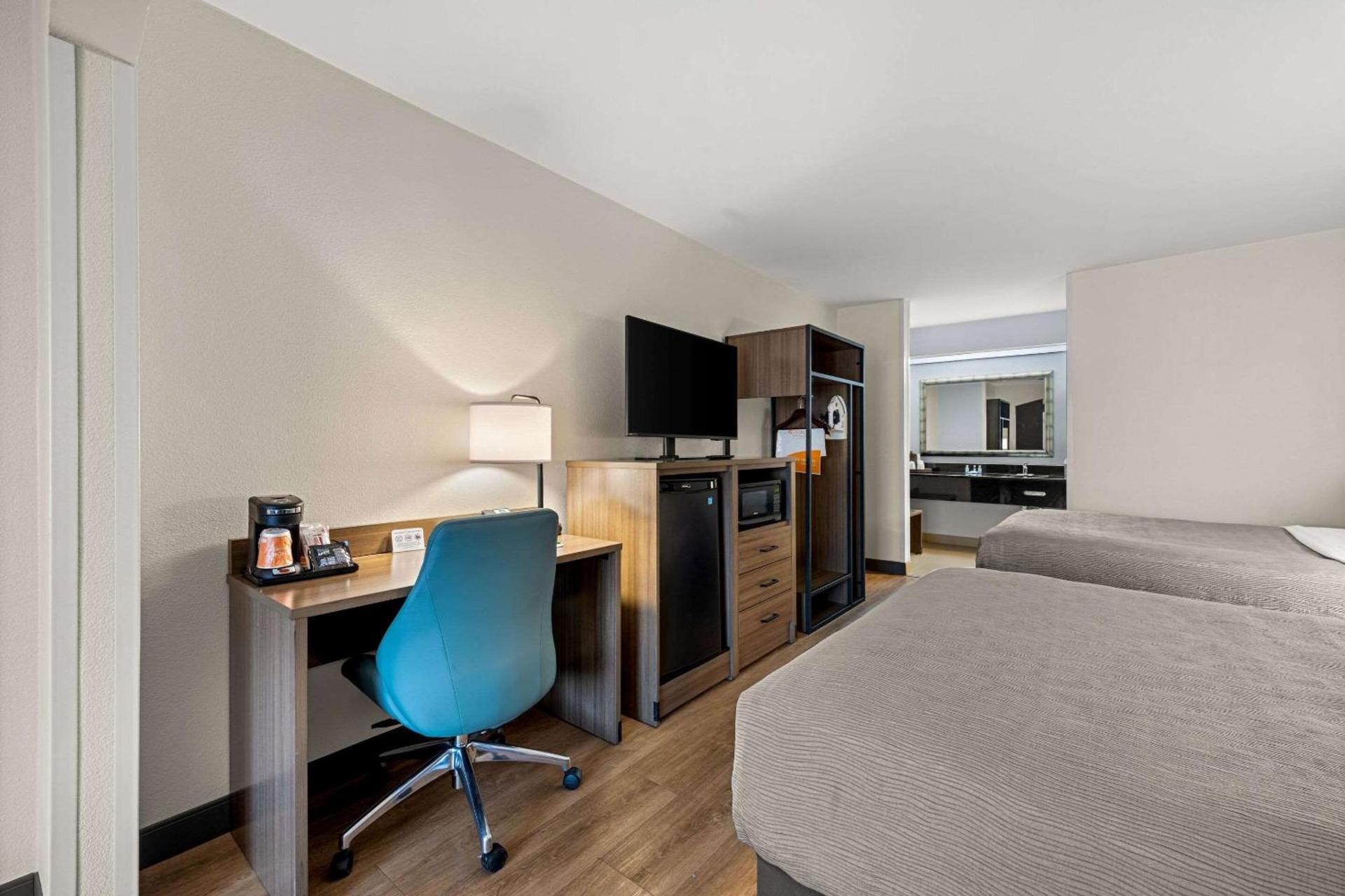 Quality Inn & Suites Matthews - Charlotte photo 20
