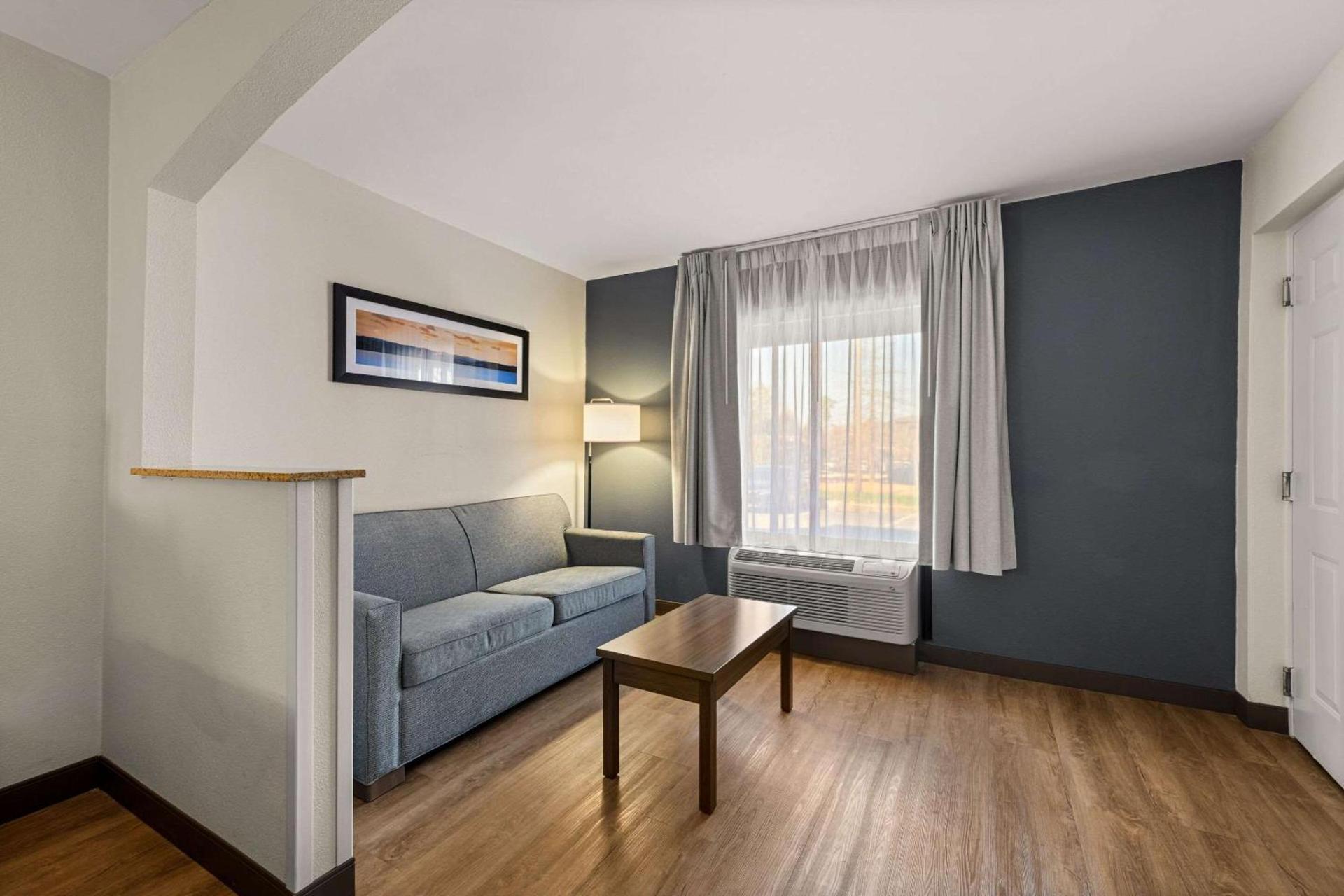 Quality Inn & Suites Matthews - Charlotte photo 21