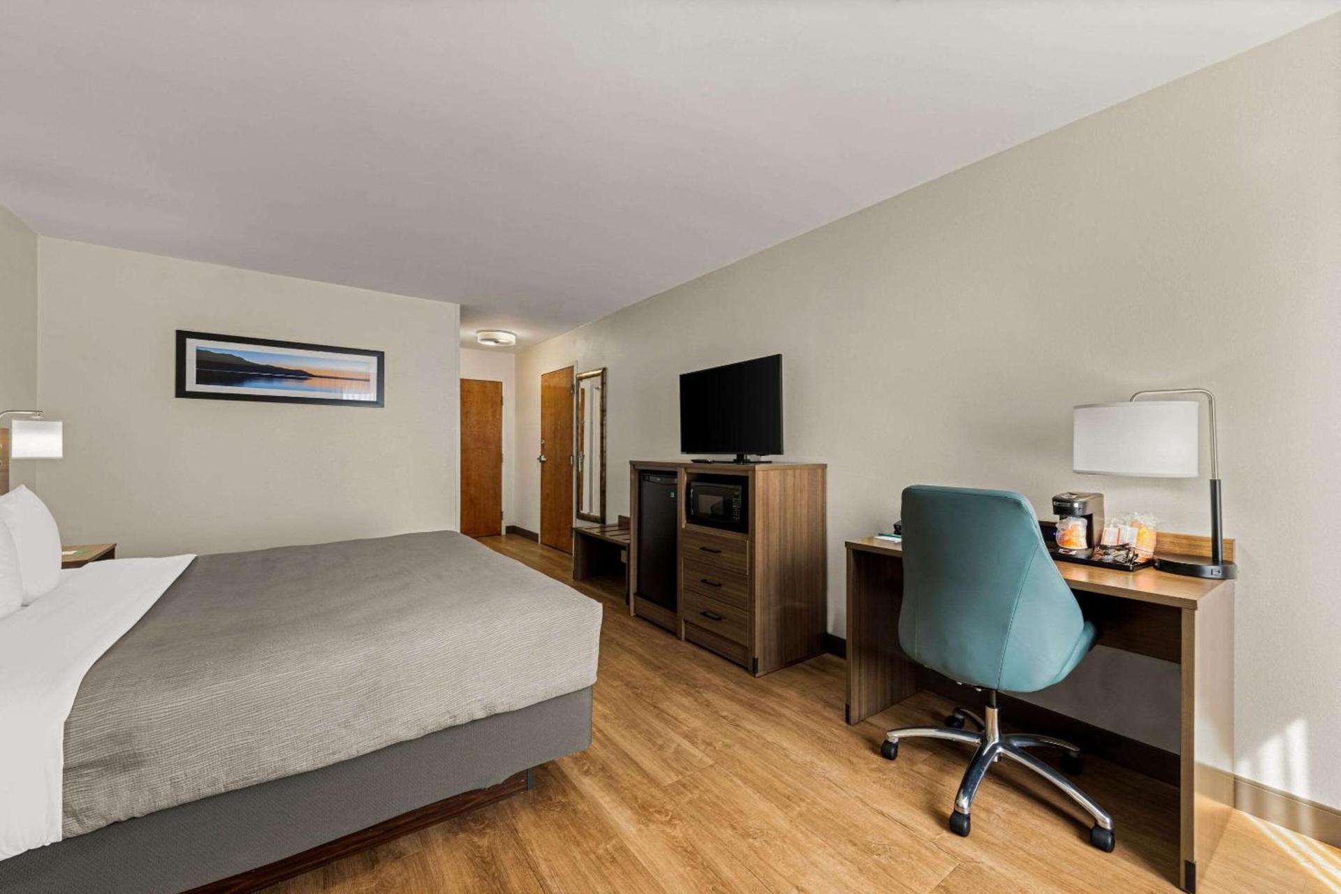 Quality Inn & Suites Matthews - Charlotte photo 24