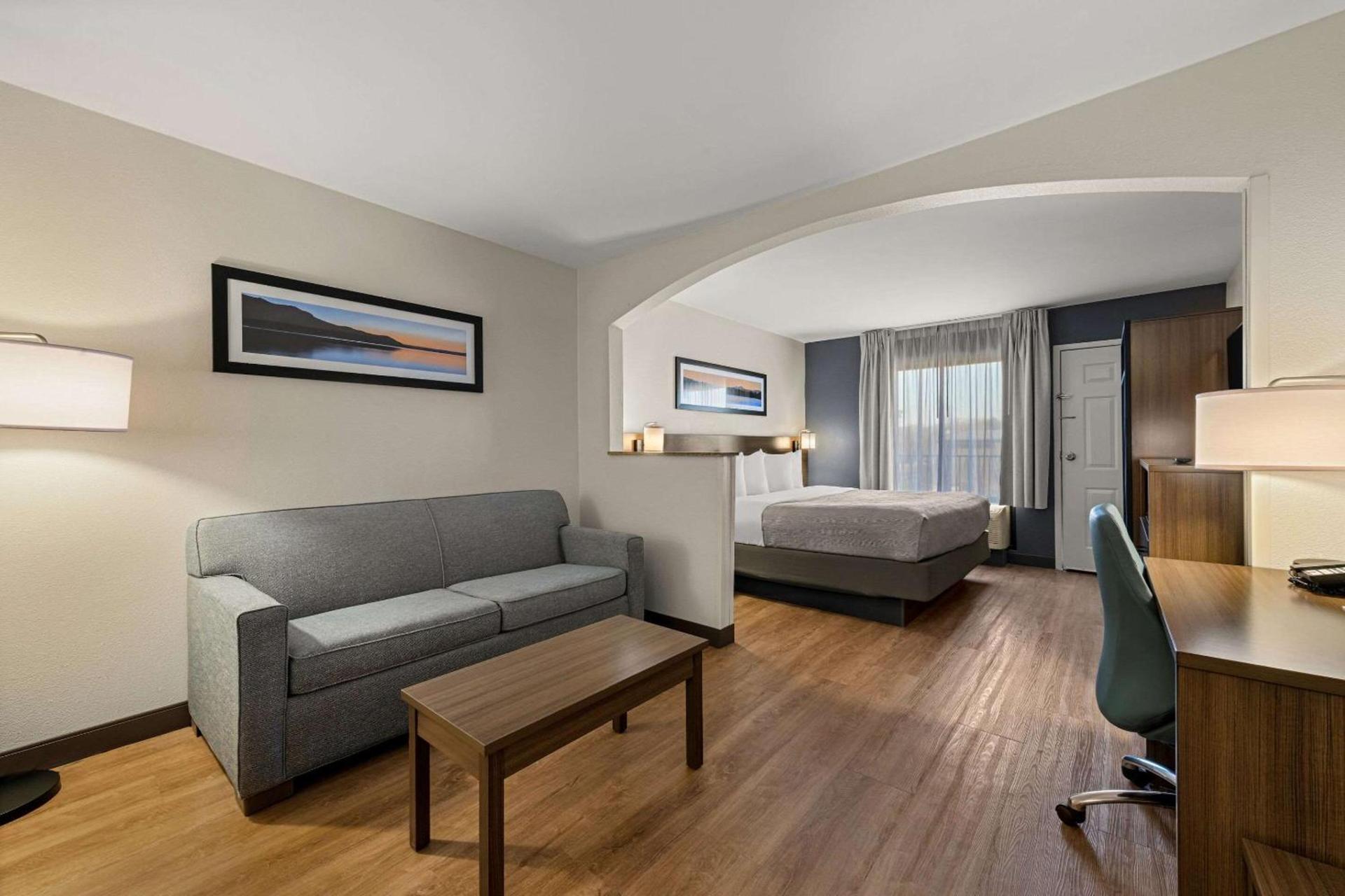 Quality Inn & Suites Matthews - Charlotte photo 26