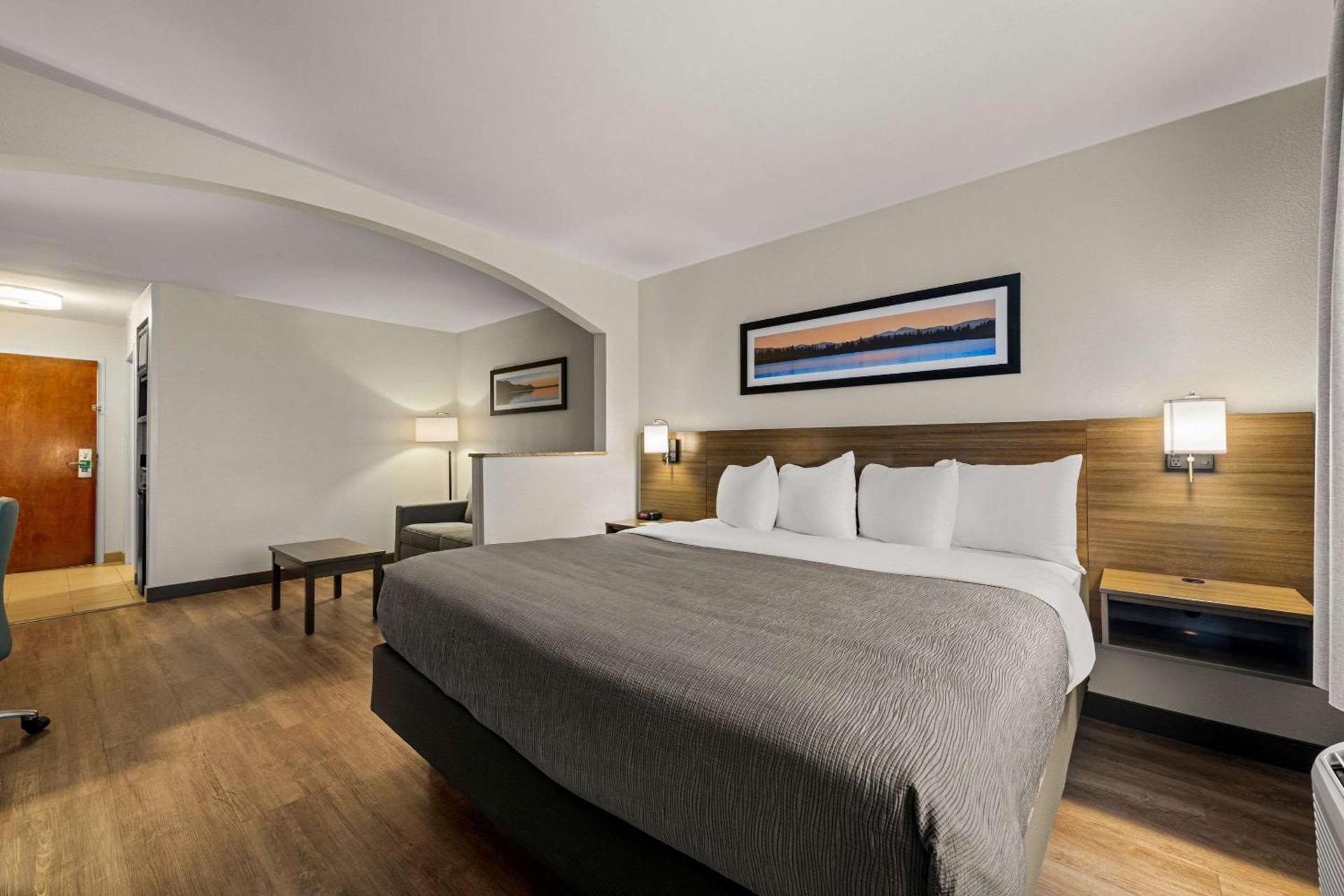Quality Inn & Suites Matthews - Charlotte photo 28