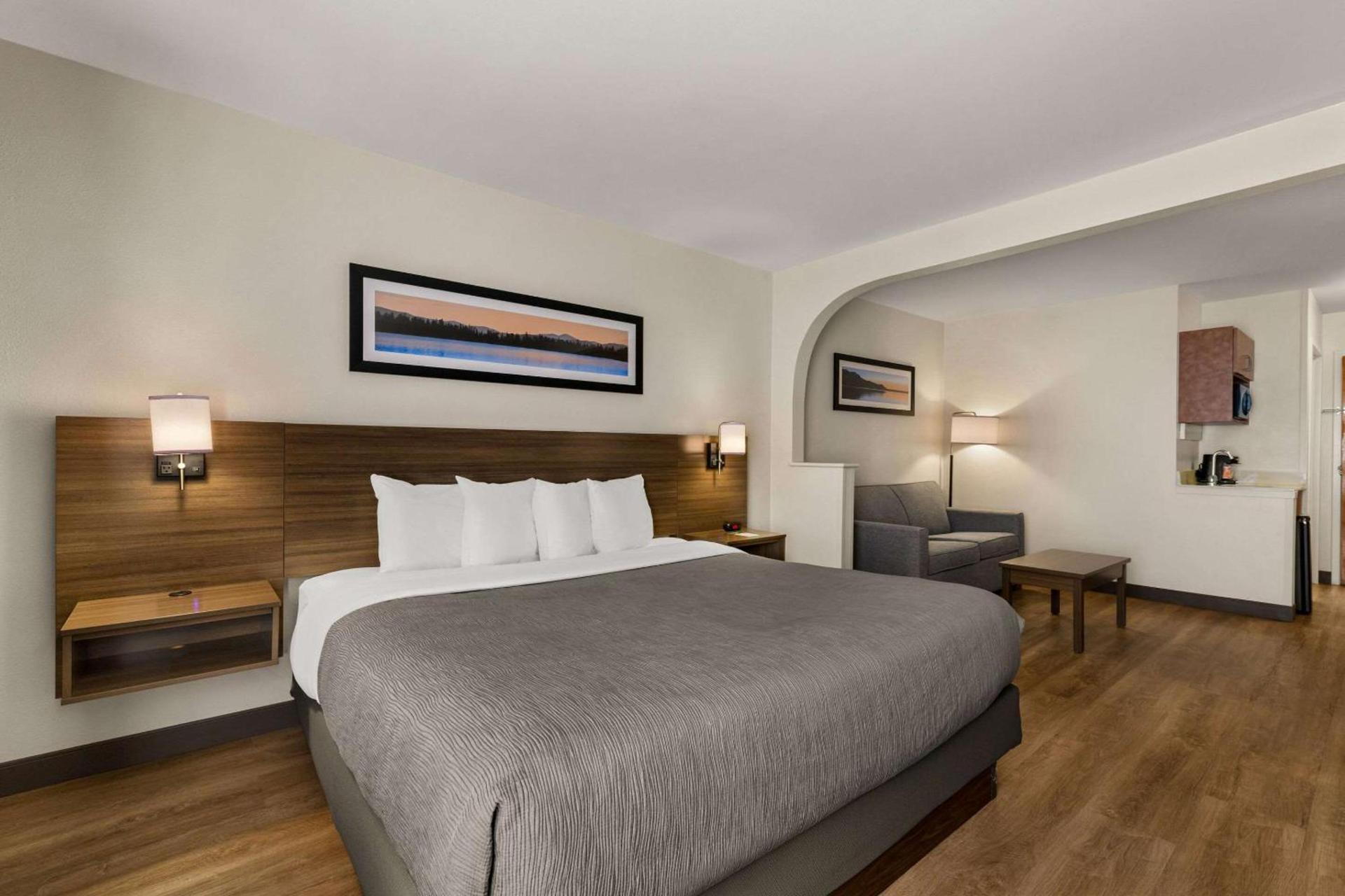 Quality Inn & Suites Matthews - Charlotte photo 31
