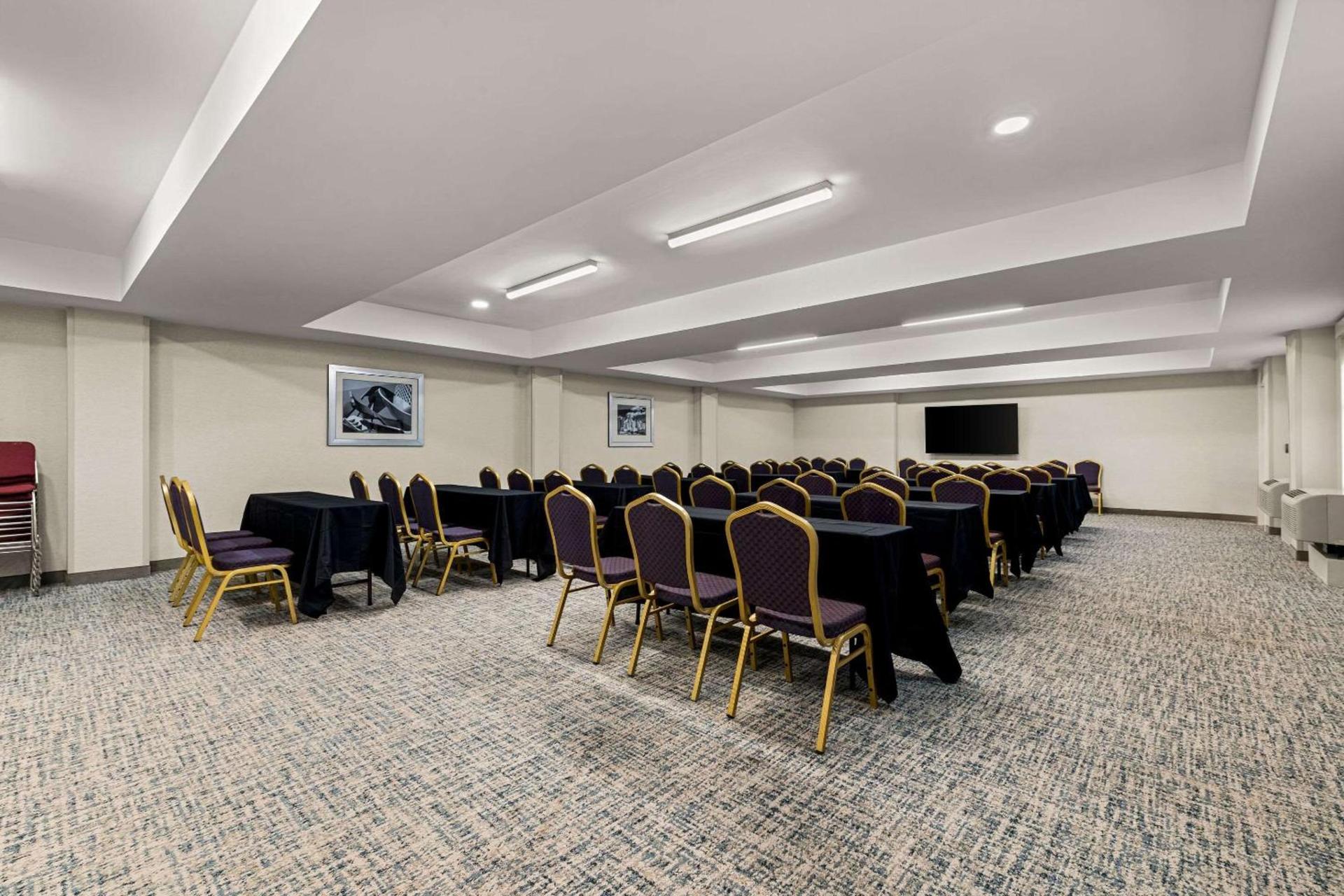 Quality Inn & Suites Matthews - Charlotte photo 38