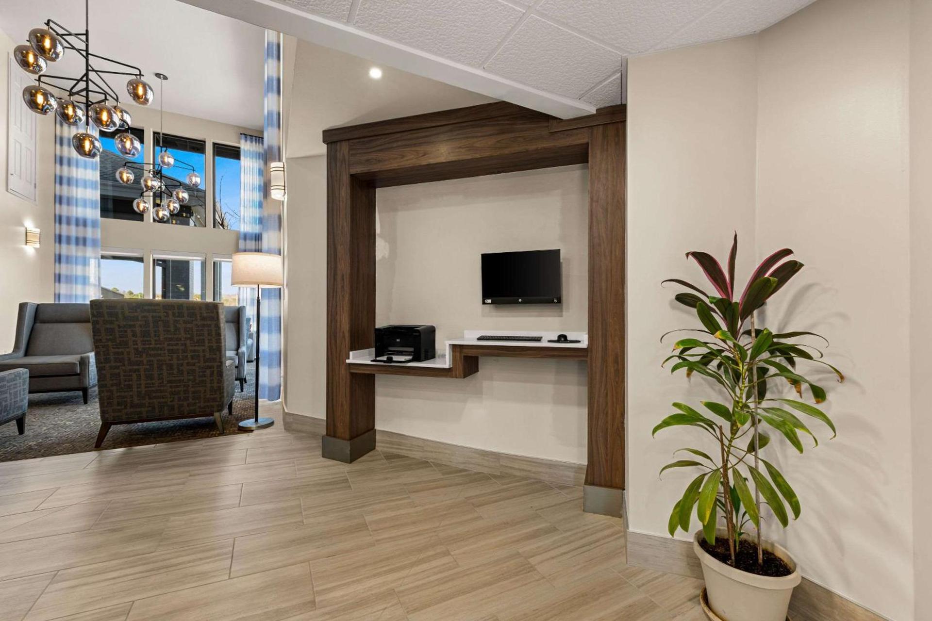Quality Inn & Suites Matthews - Charlotte photo 39
