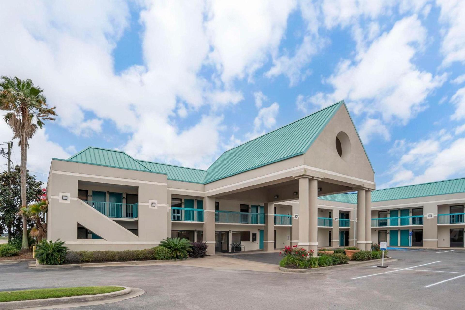 Econo Lodge Moss Point - Pascagoula photo 2
