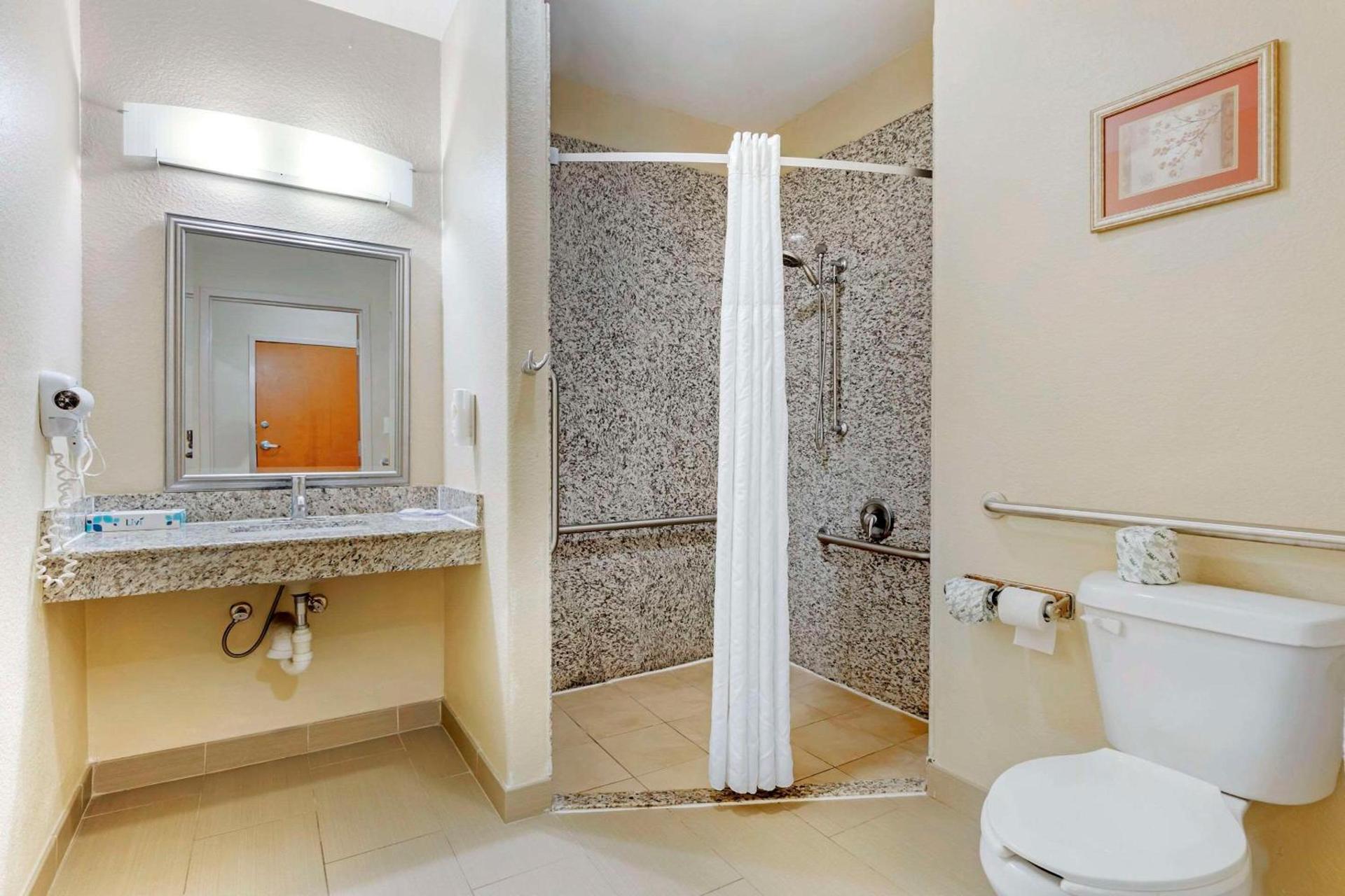 Comfort Inn & Suites Chesapeake - Portsmouth photo 20