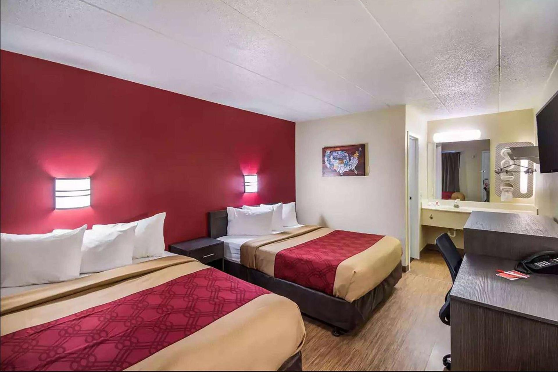 Days Inn by Wyndham Charleston WV photo 3