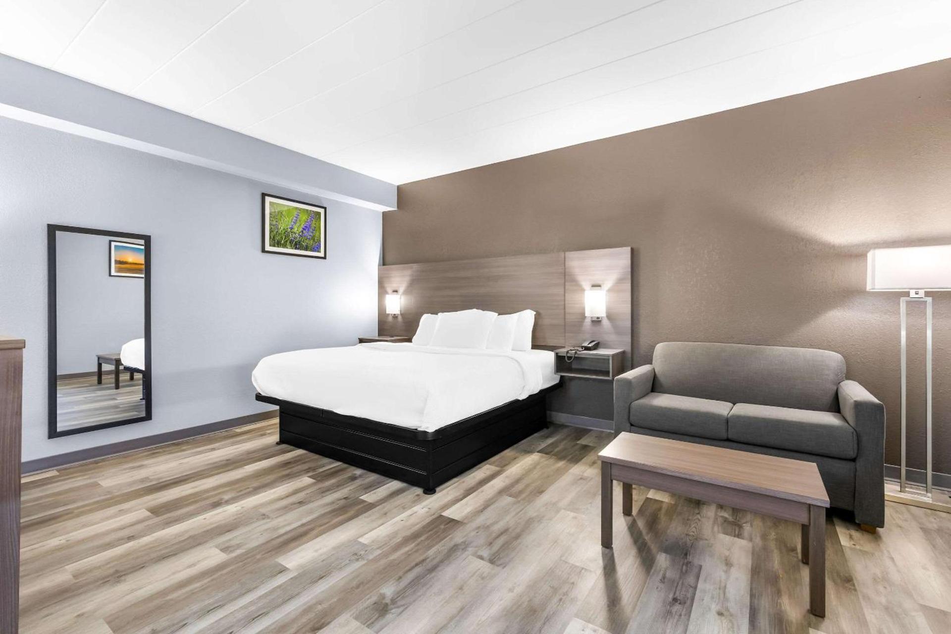 Quality Inn Lawrenceburg photo 38