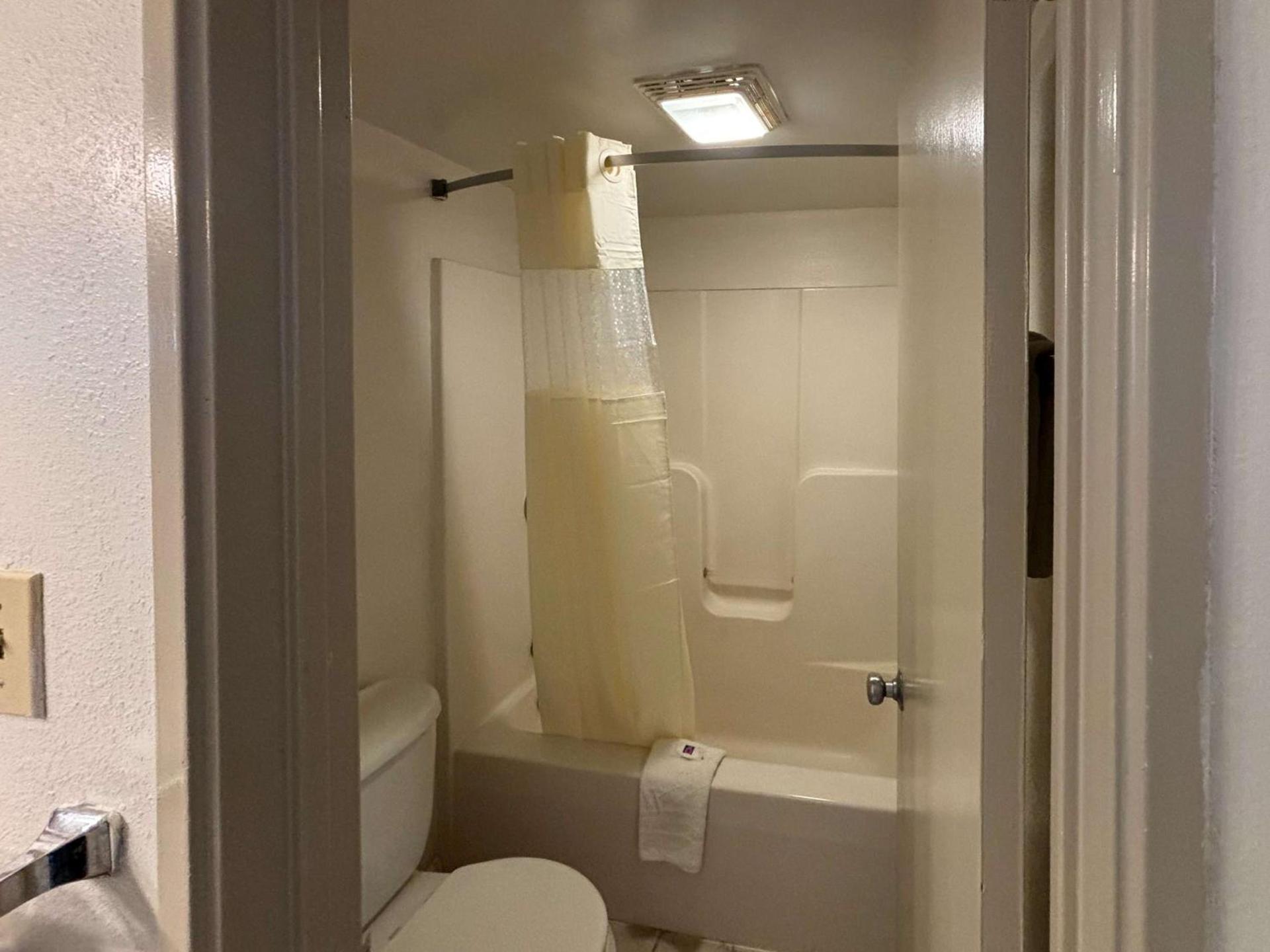 Motel 6 Pocomoke City, MD photo 11
