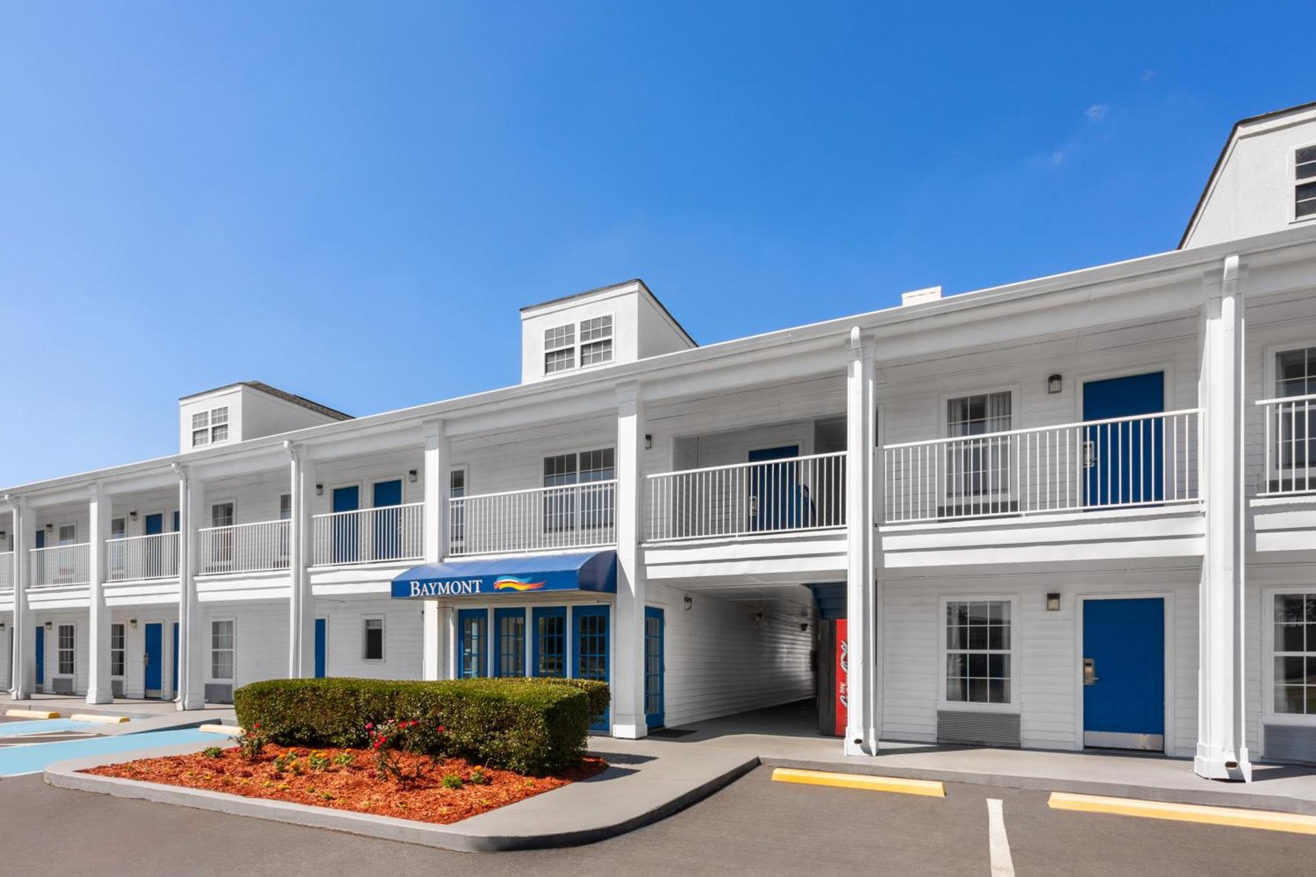 Baymont by Wyndham Brunswick GA photo 31