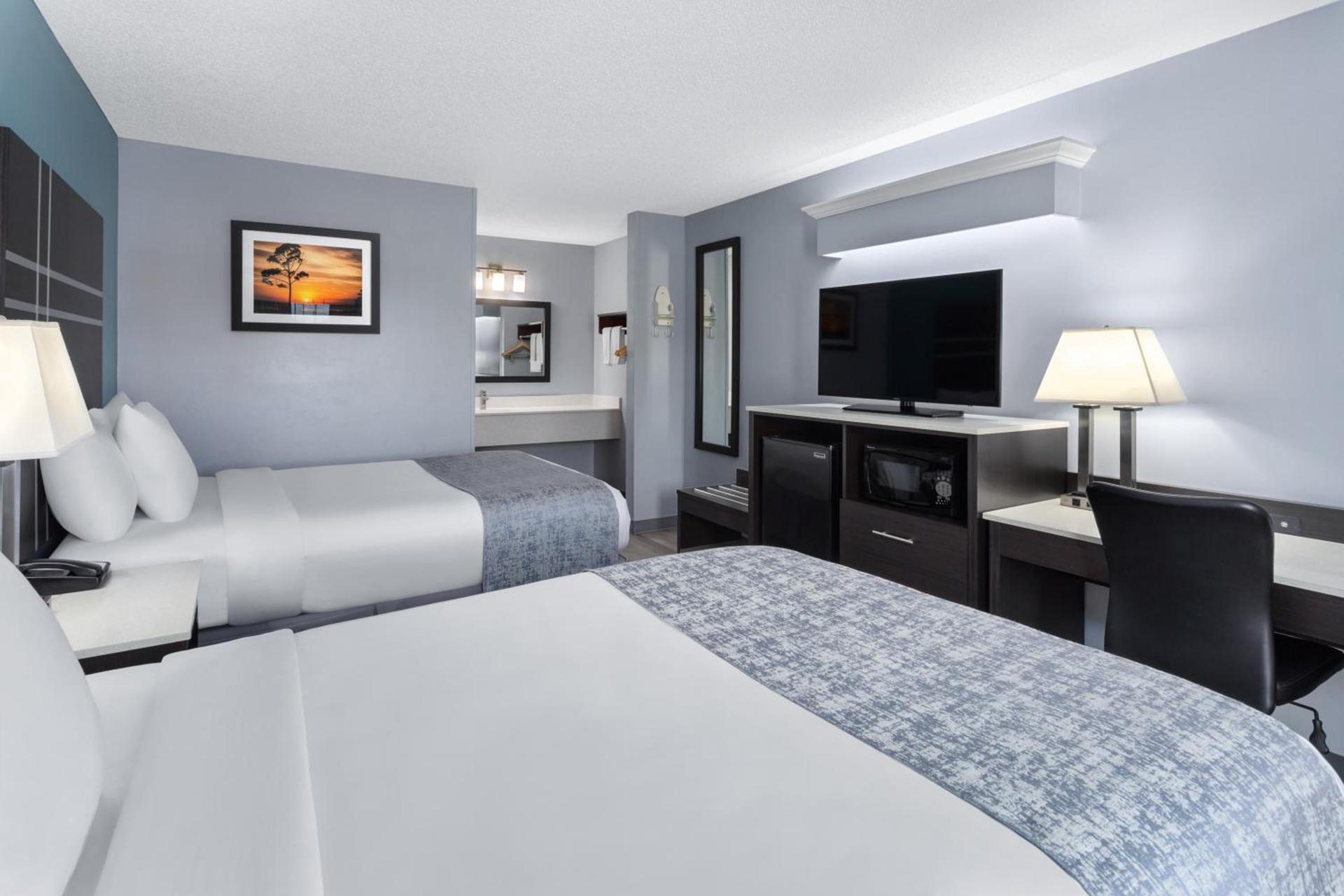Baymont by Wyndham Brunswick GA photo 48