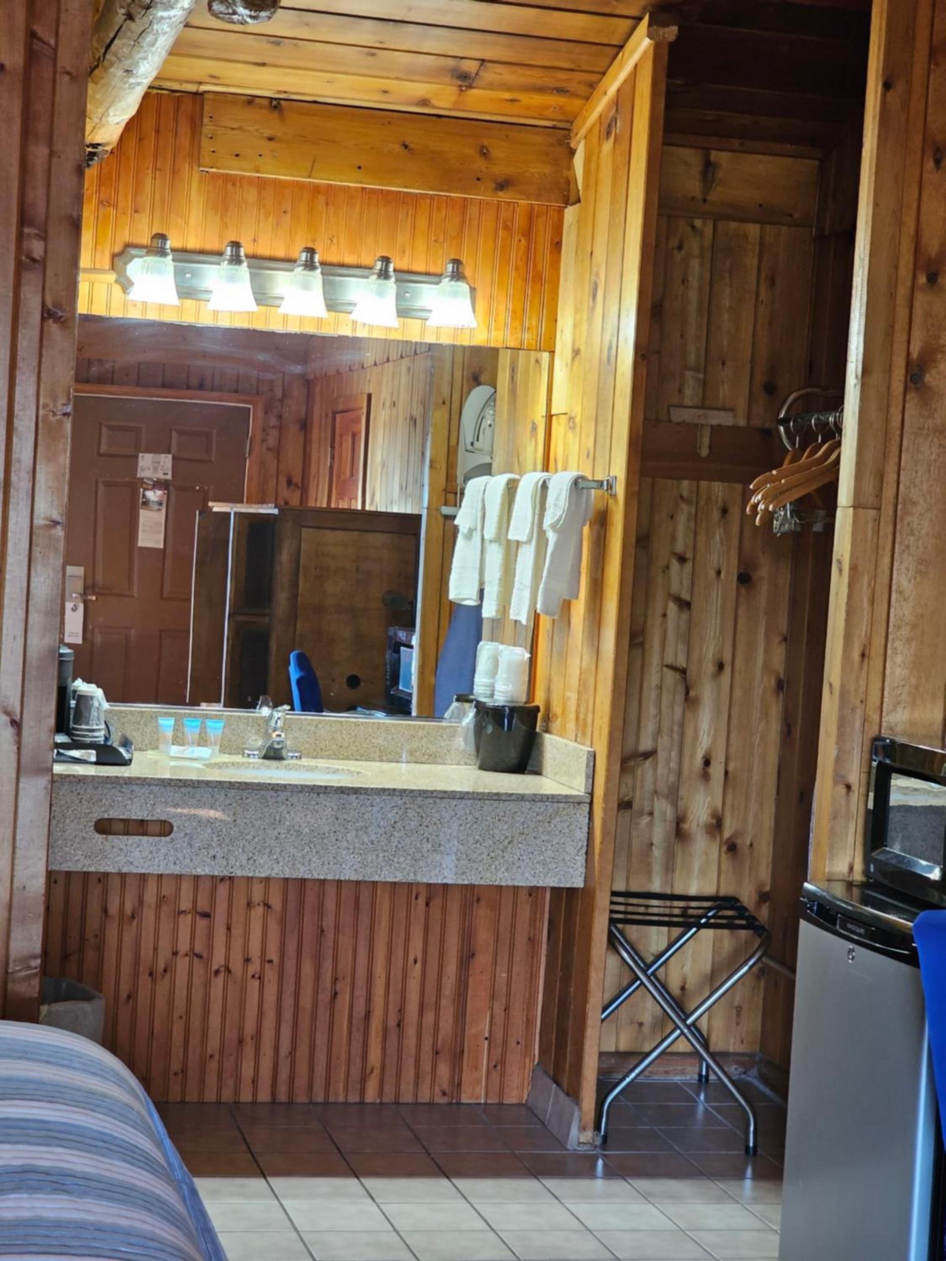 Atlantic Shores Inn and Suites photo 39