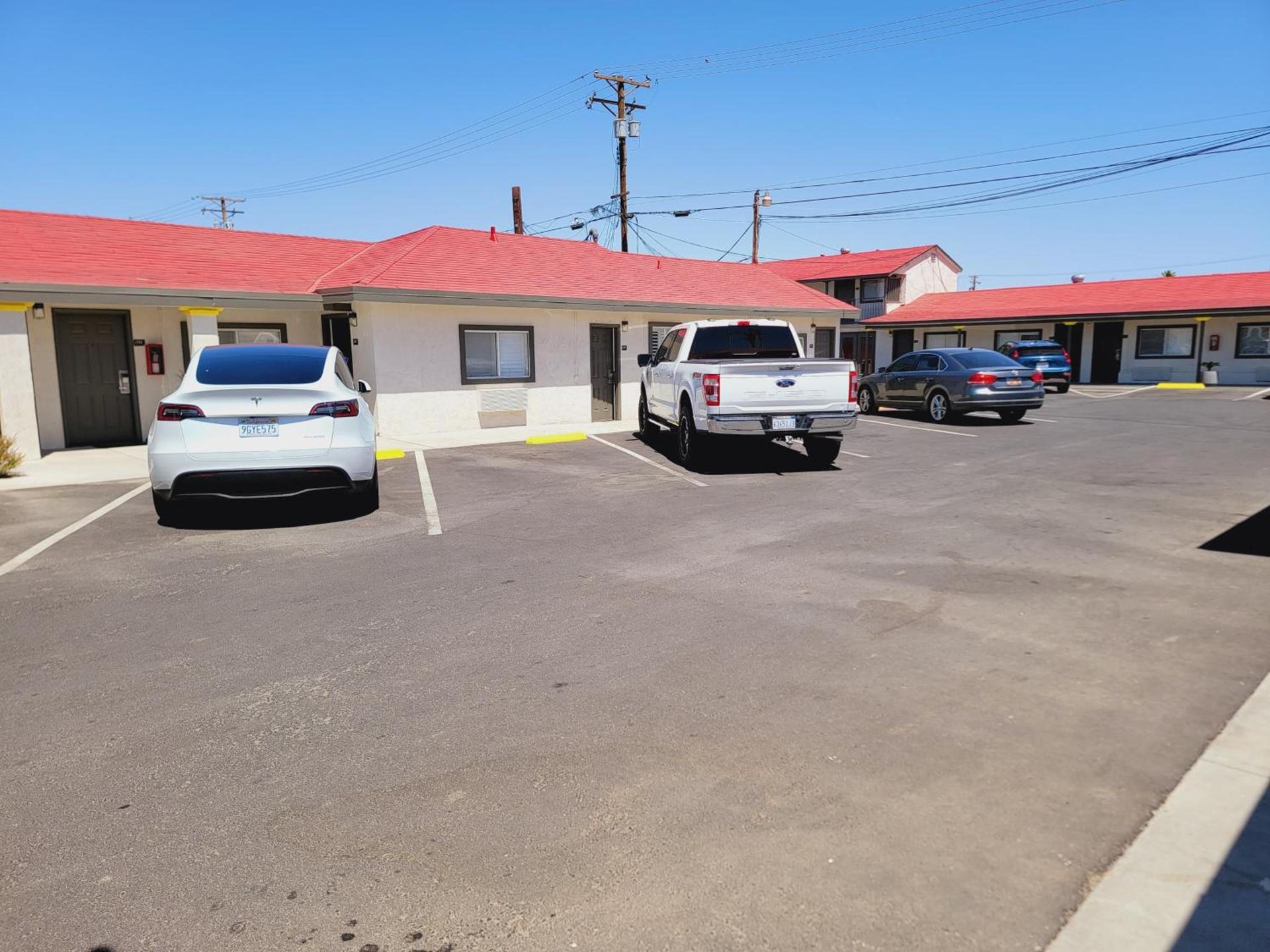 Super 8 by Wyndham El Centro North photo 3